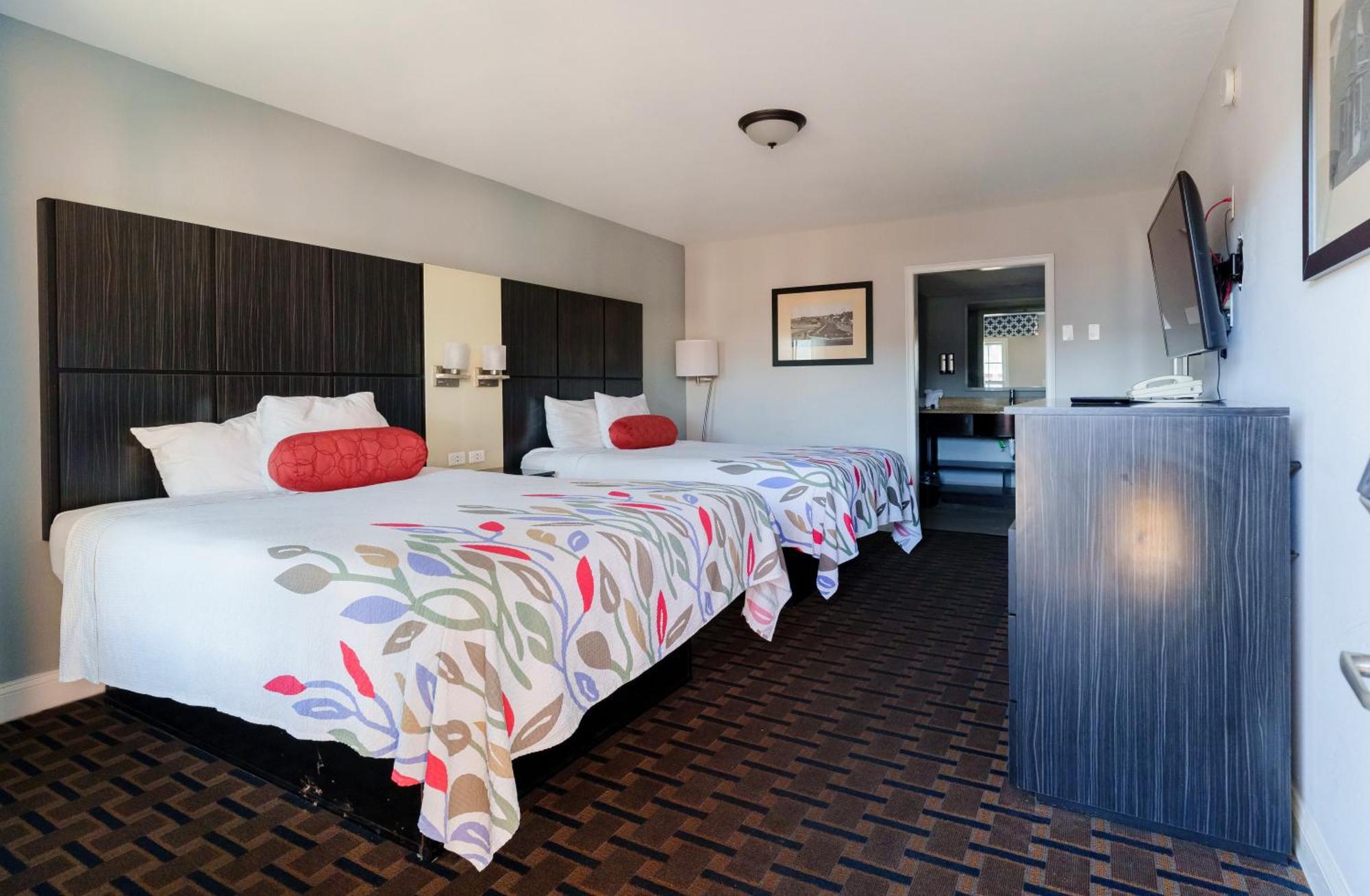 Queen Room Two Queen Beds Non-Smoking