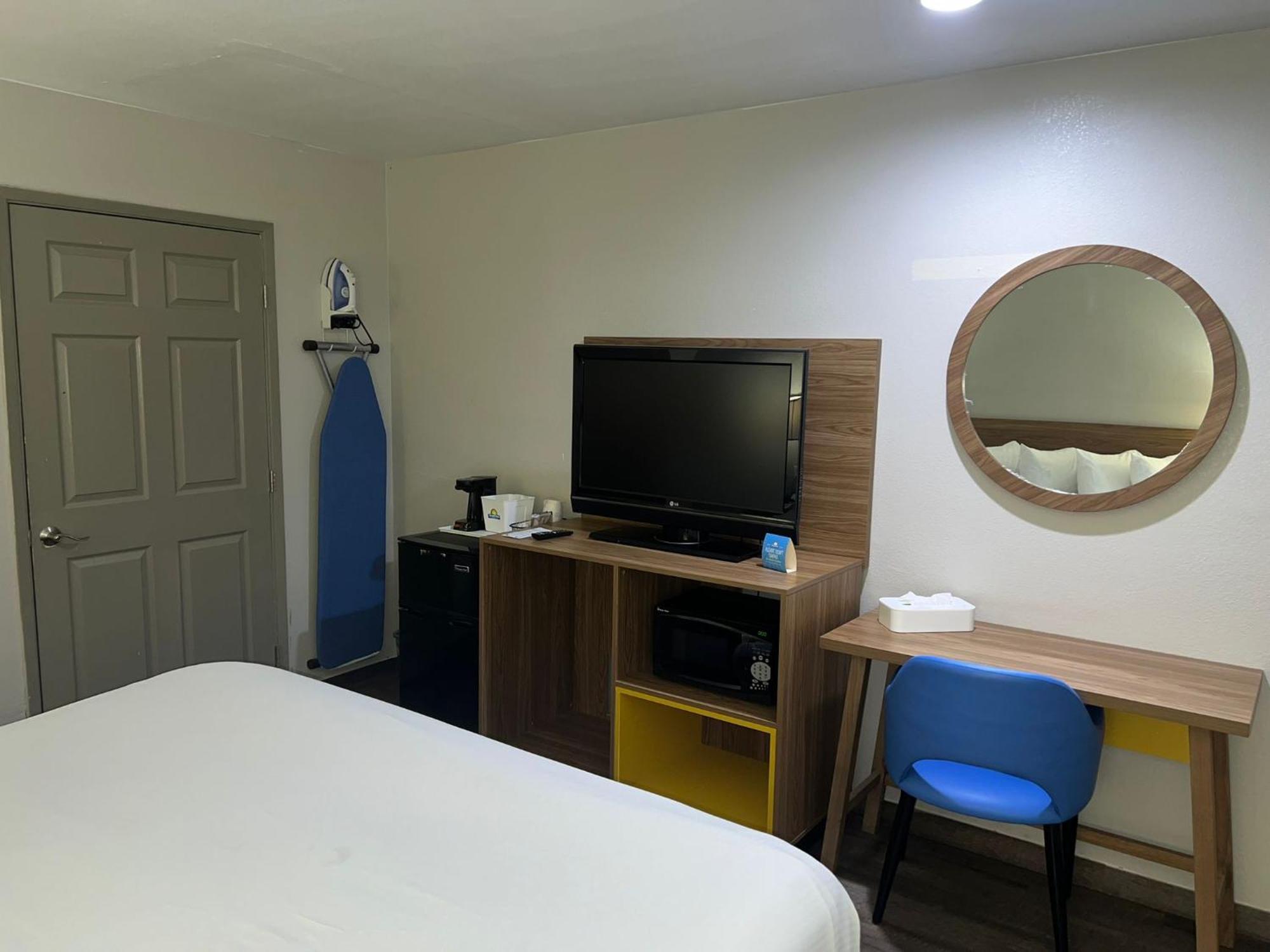 King Room - Non-Smoking,1594687641:JPEG