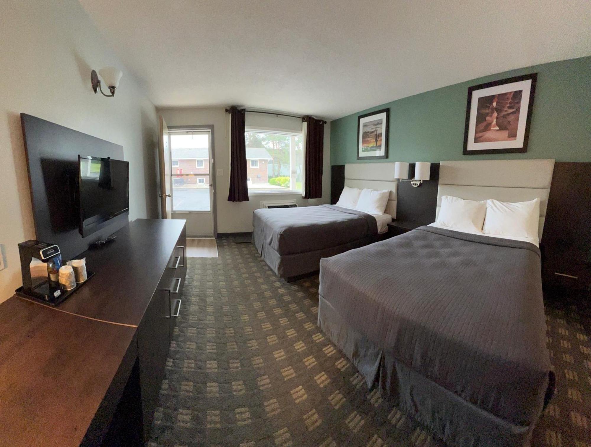 Deluxe Double Room,1596894436:JPEG