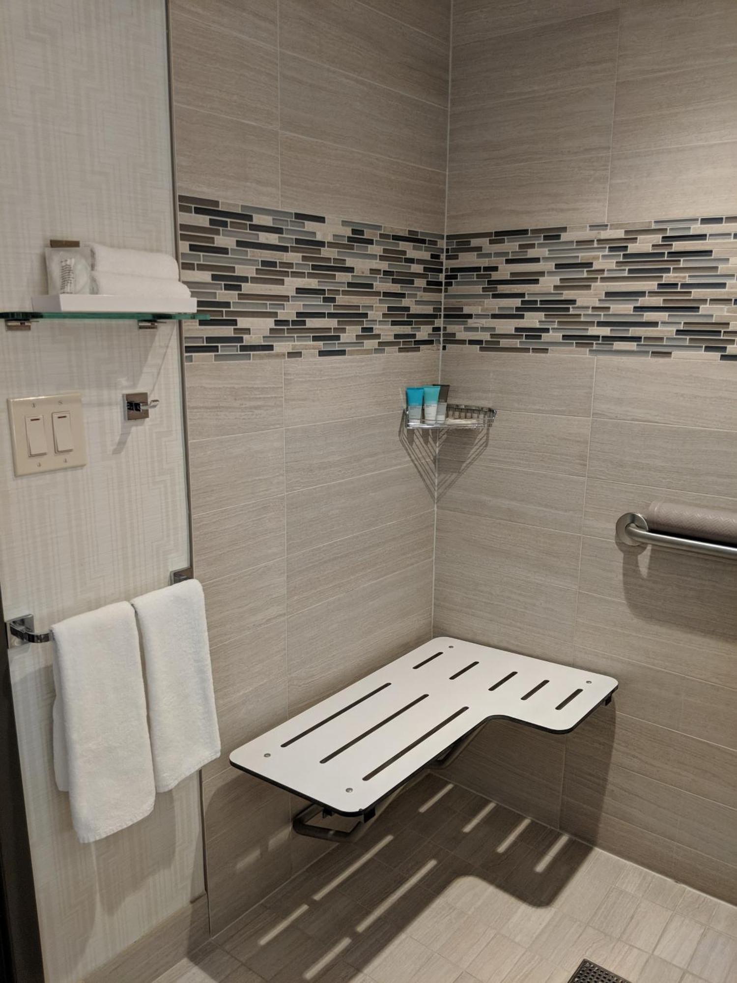 King Room with Accessible Tub - Disability Access,1758301492:JPEG