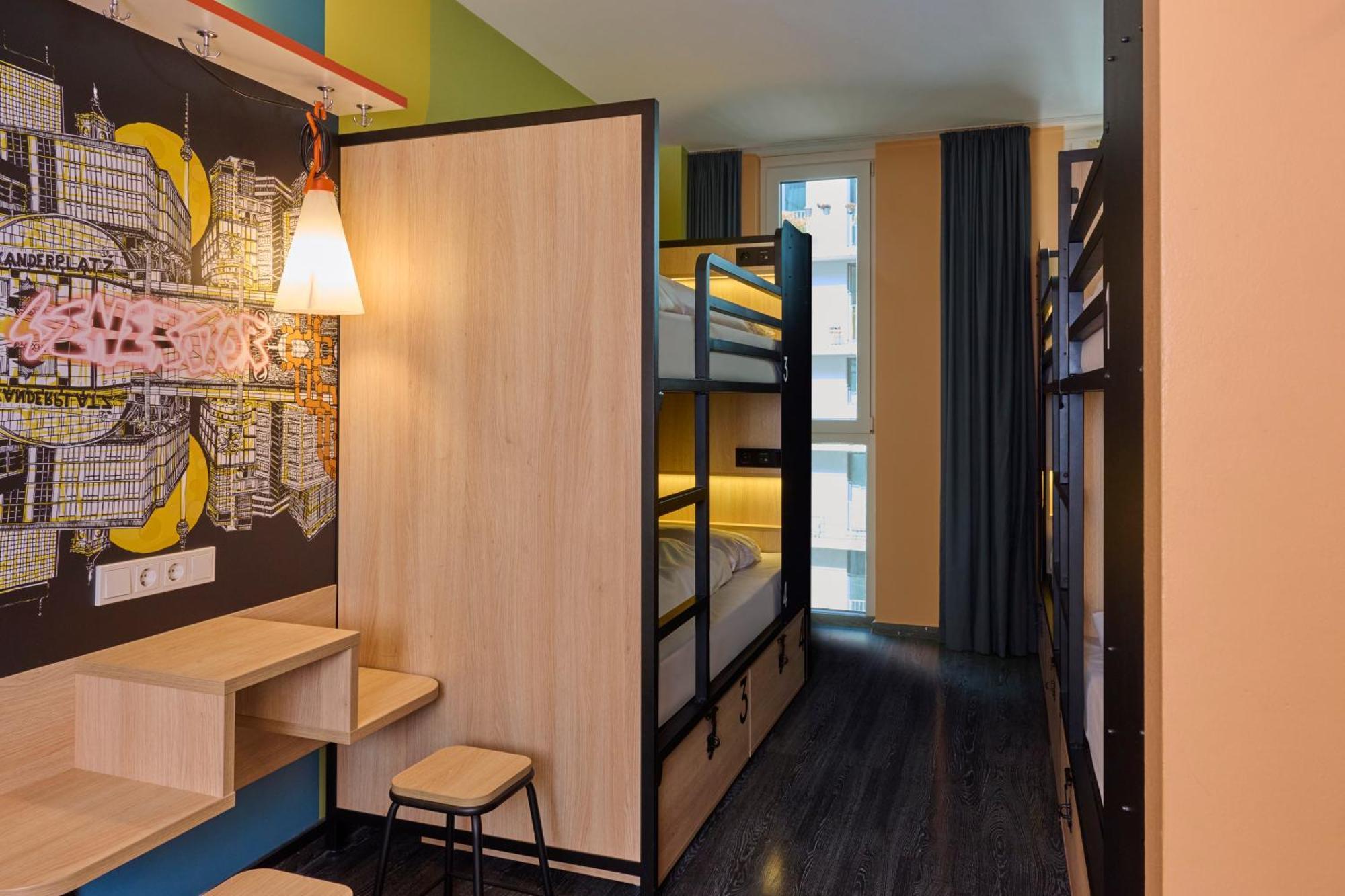 Bed 6-Bed Dormitory Room