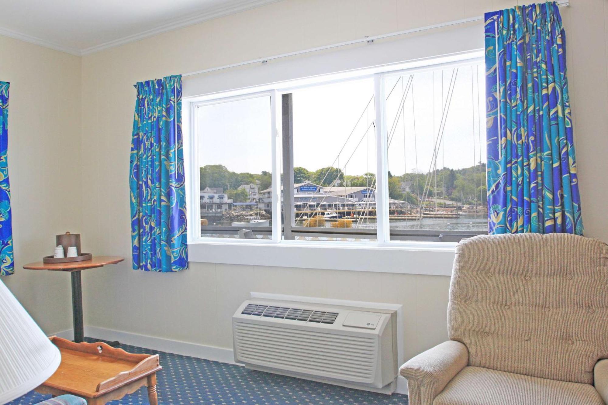 King Corner Suite Inner/Full Harbor View