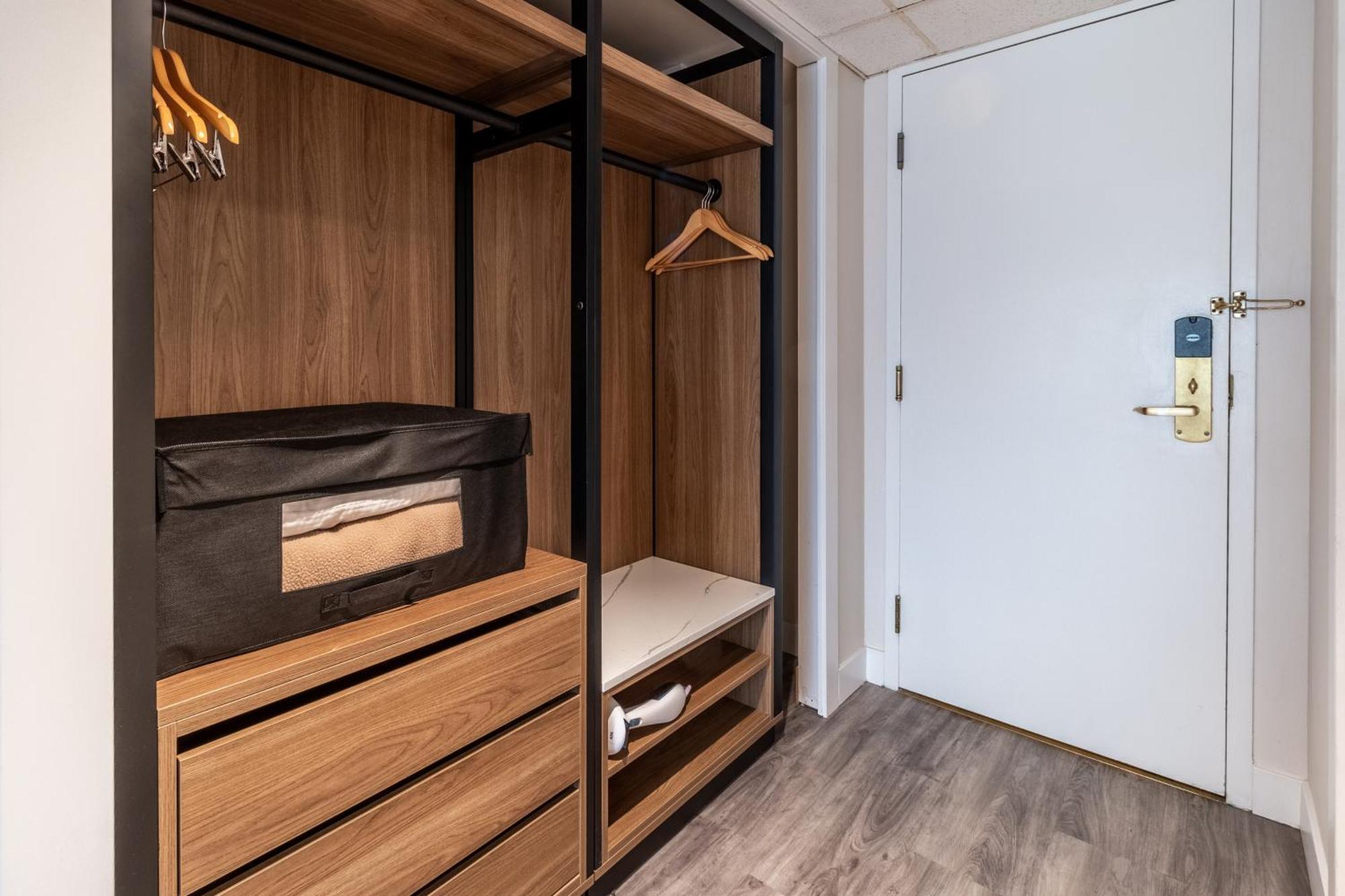2 Queensize Bedden
