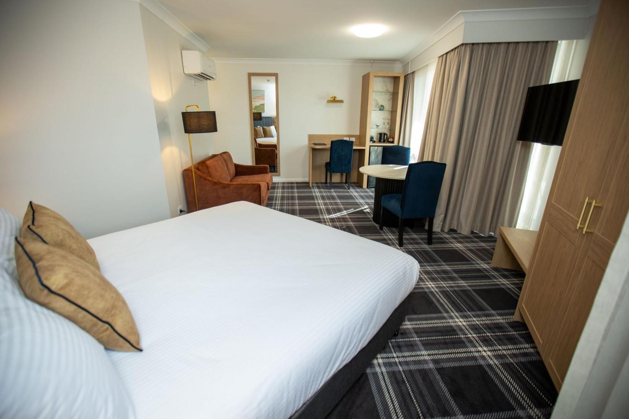 King Suite with Spa Bath