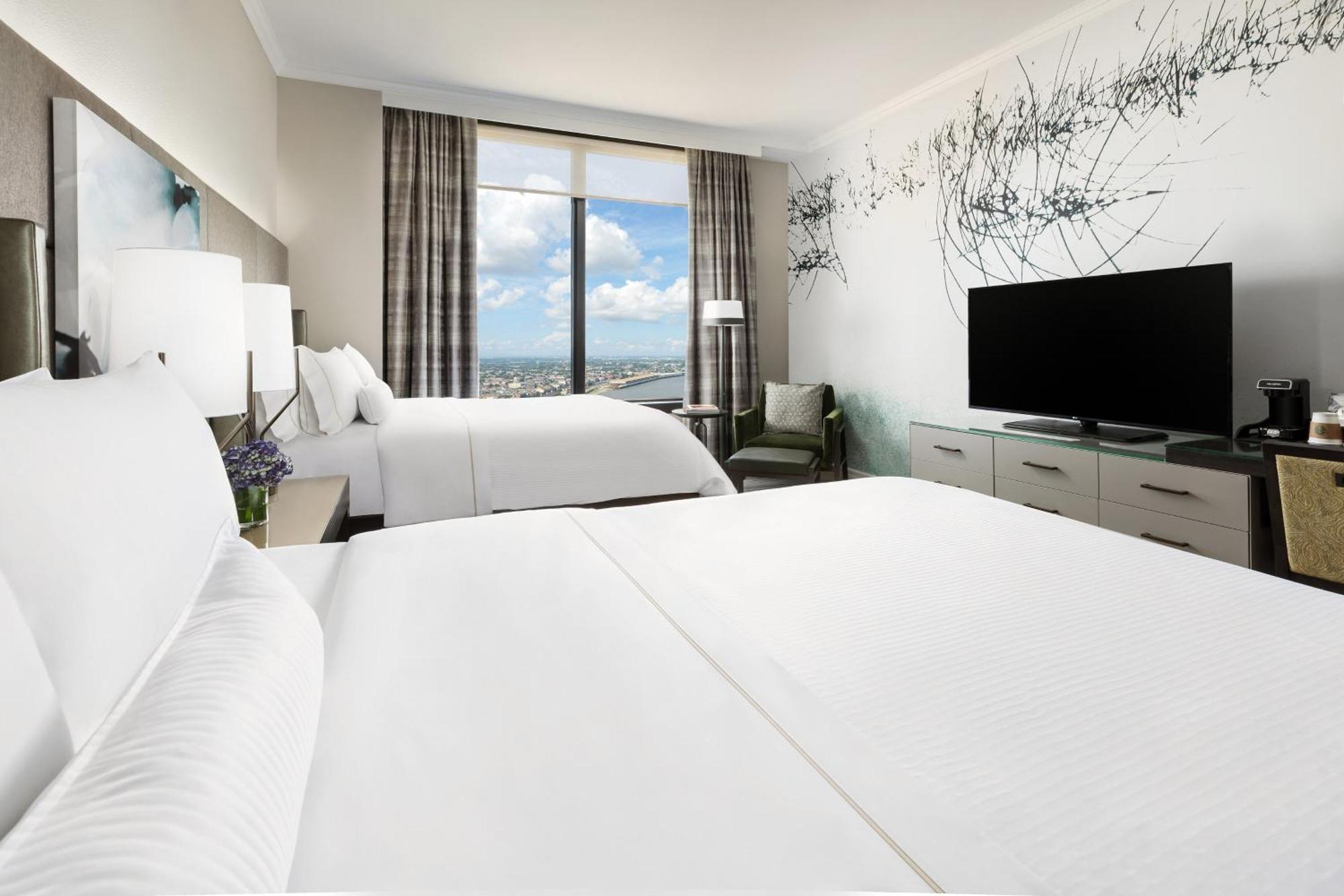 Traditional Queen Guest room 2 Queen City view
