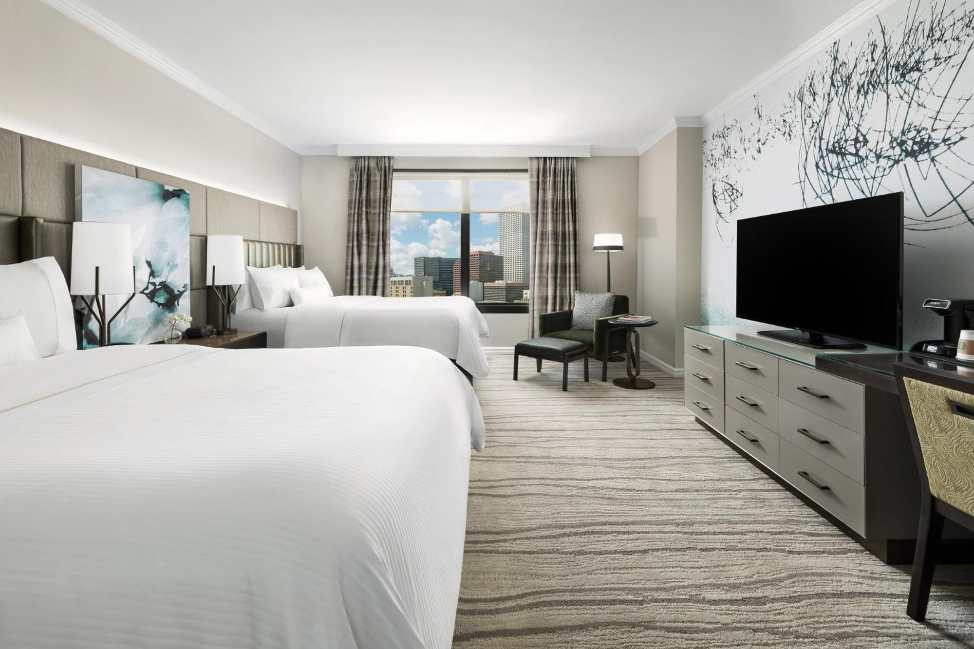 Traditional Queen Guest room 2 Queen City view