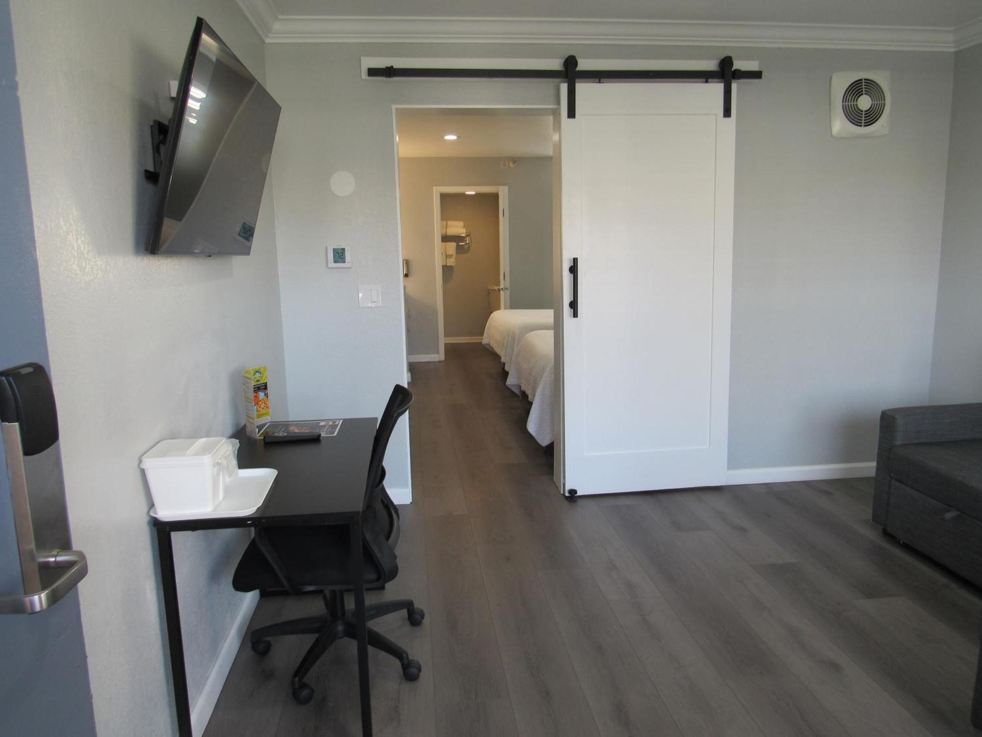 Queen Suite with Two Queen Beds and Living Room - Non Smoking