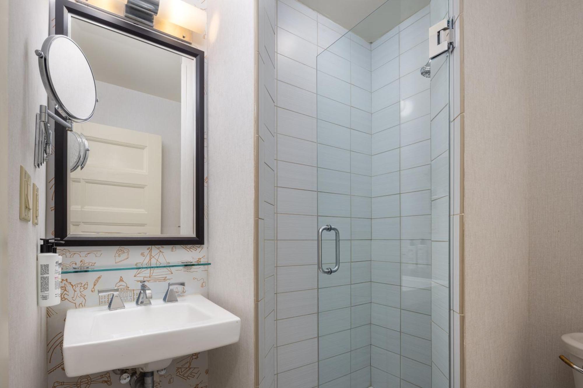 Premier Edge King Room