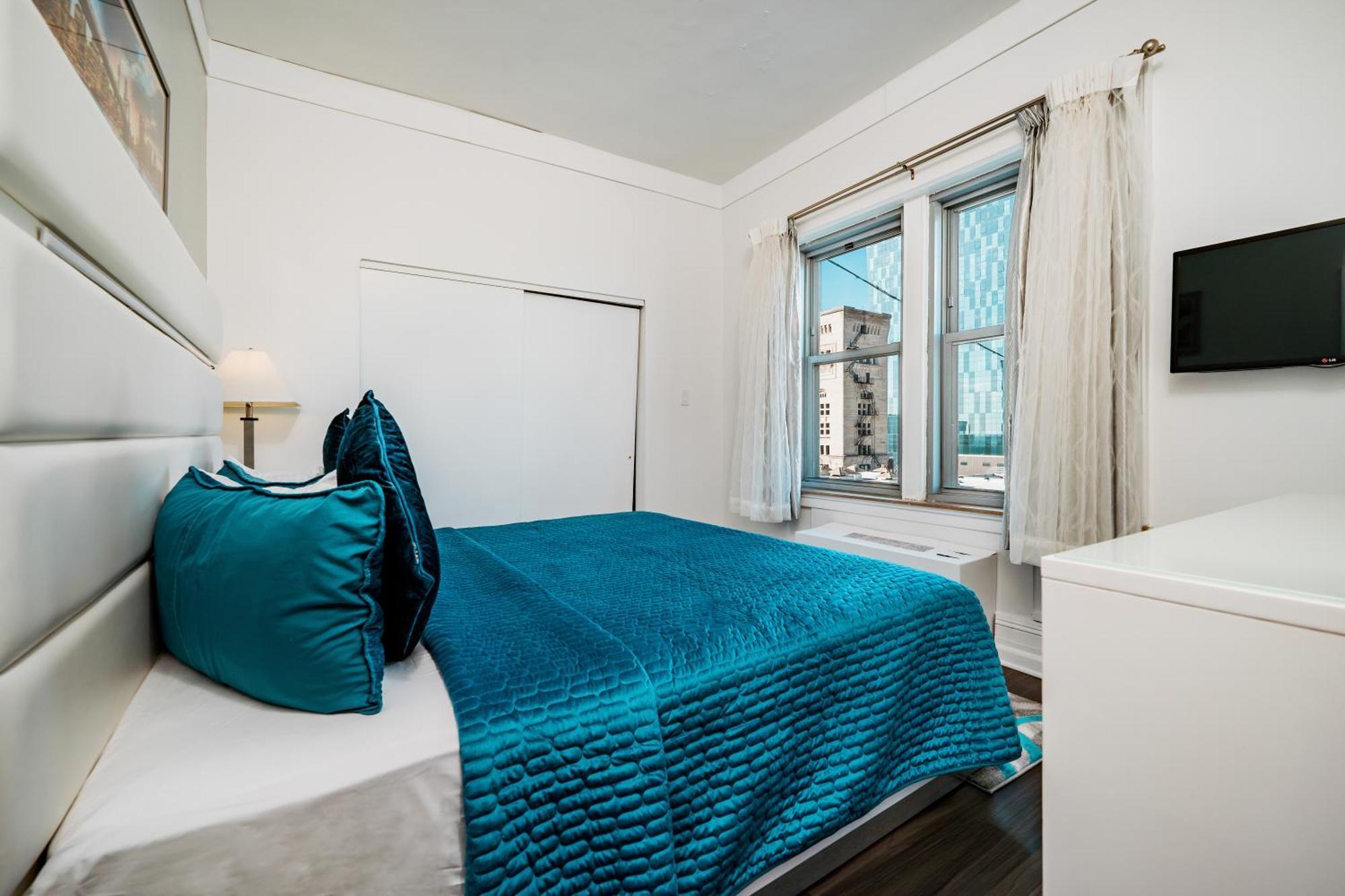Habitación Doble con cama grande y vistas al lago - no fumadores