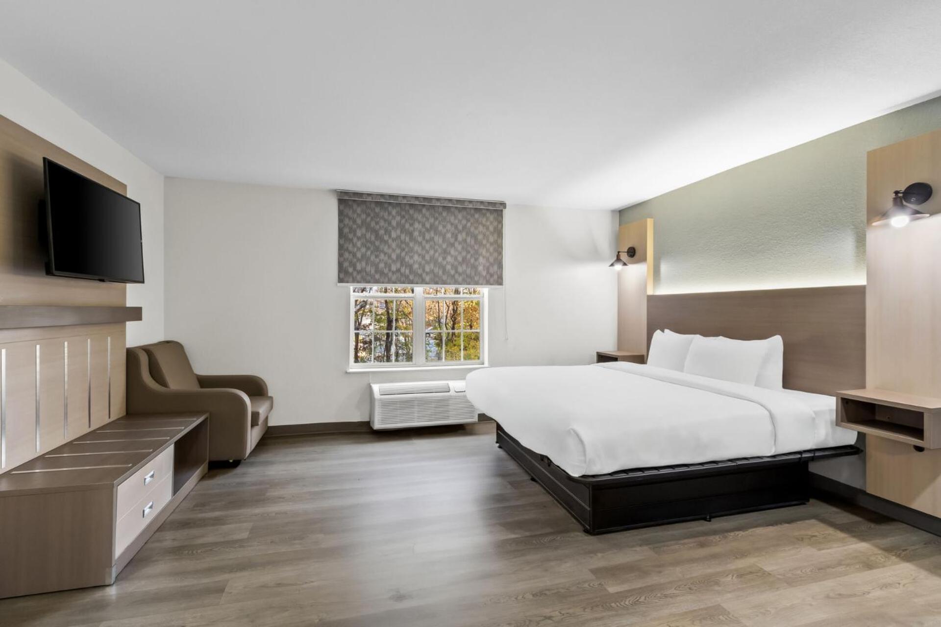 King Suite with Two King Beds - Non smoking