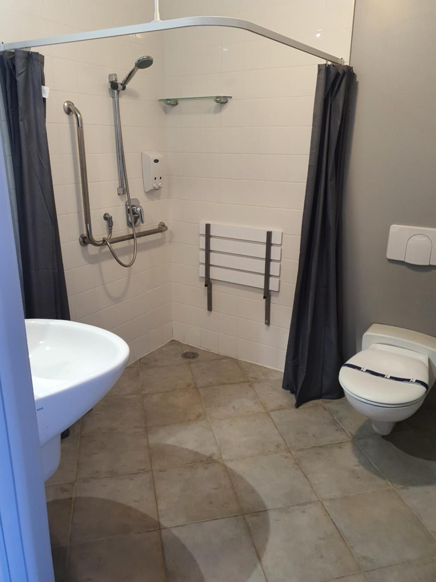 Chambre Double - Accessible aux Personnes à Mobilité Réduite