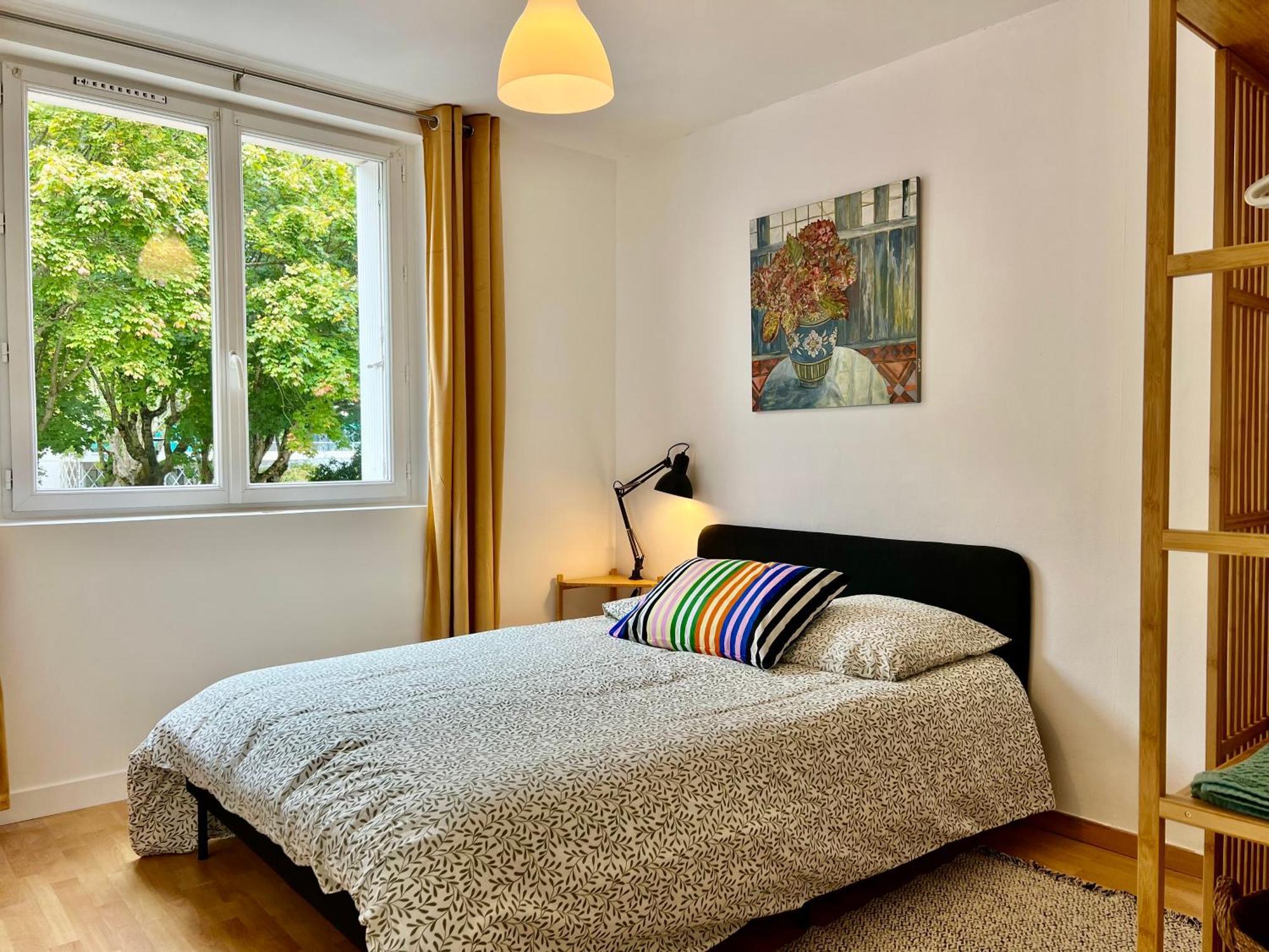 Habitación Doble Deluxe con cama extragrande y vistas a la ciudad