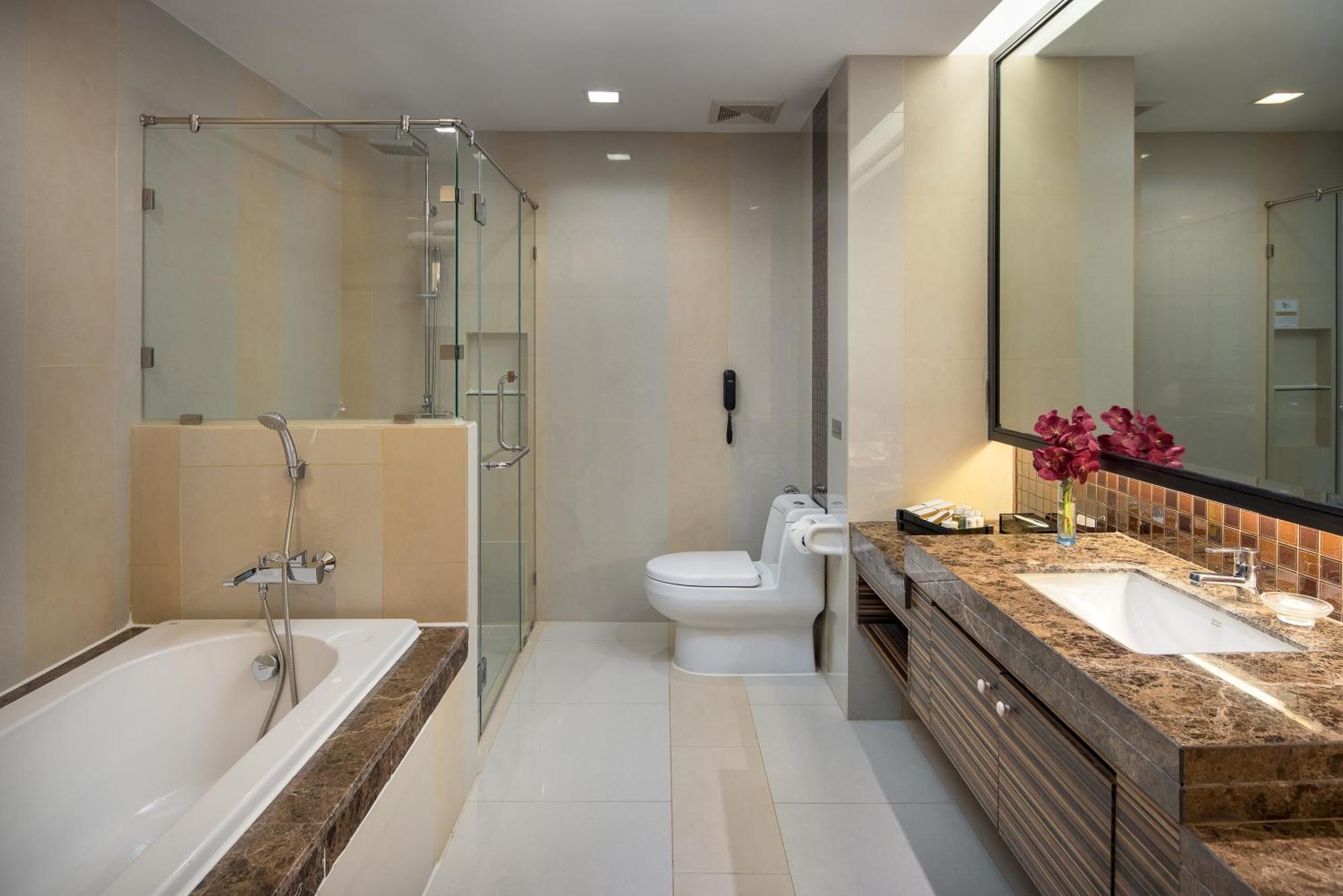 Luxury Quadruple Room (Main Tower),1638526164:JPEG