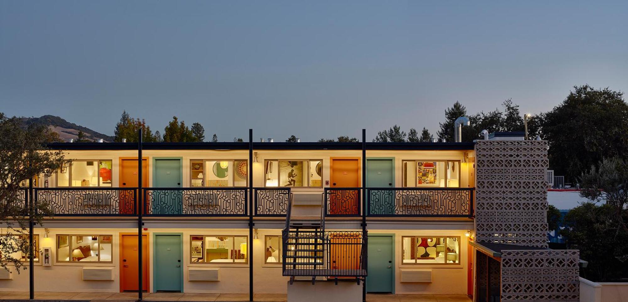 Deluxe Queen Room,1647746743:JPEG