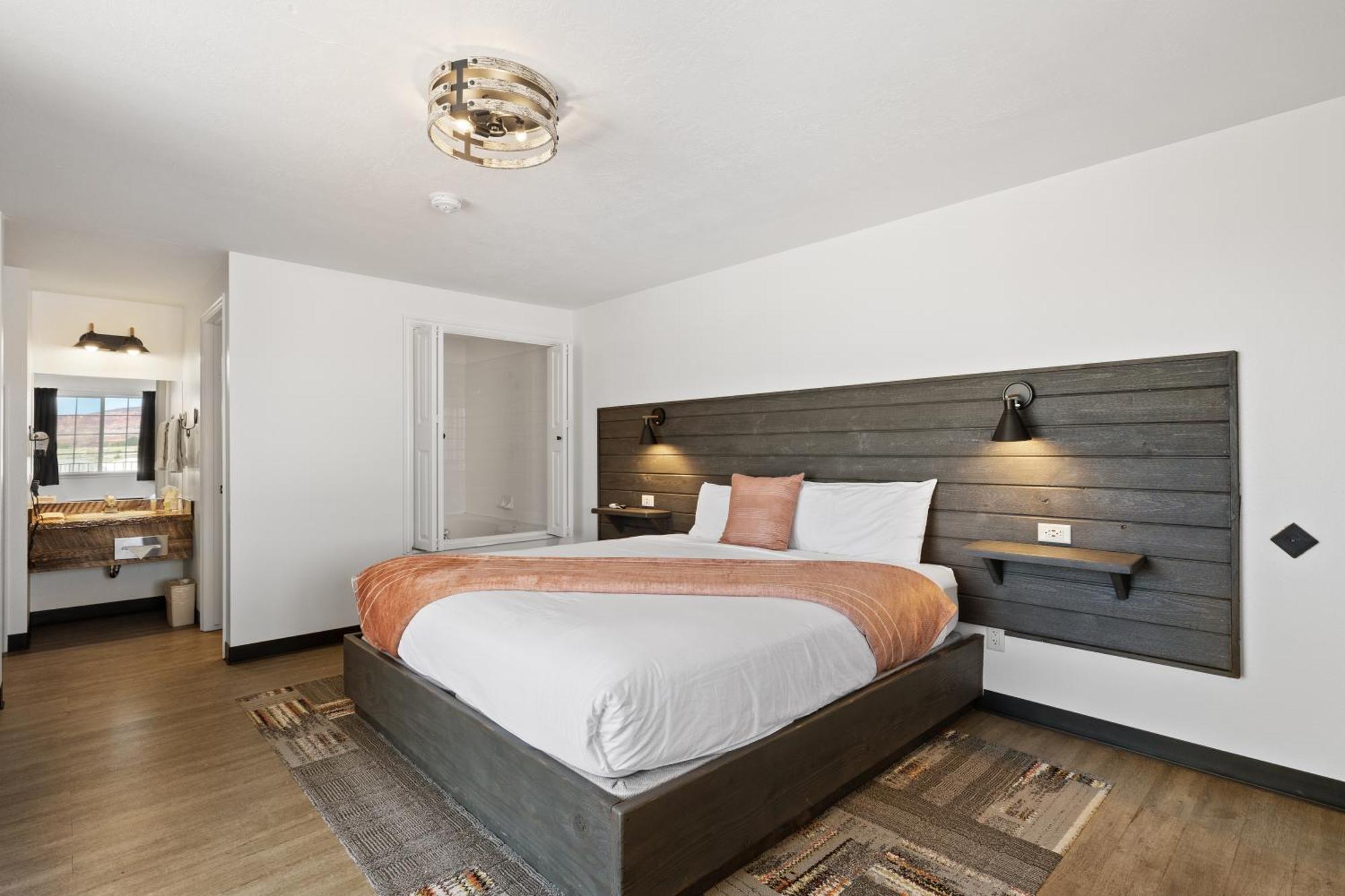 King Suite Spa Bath