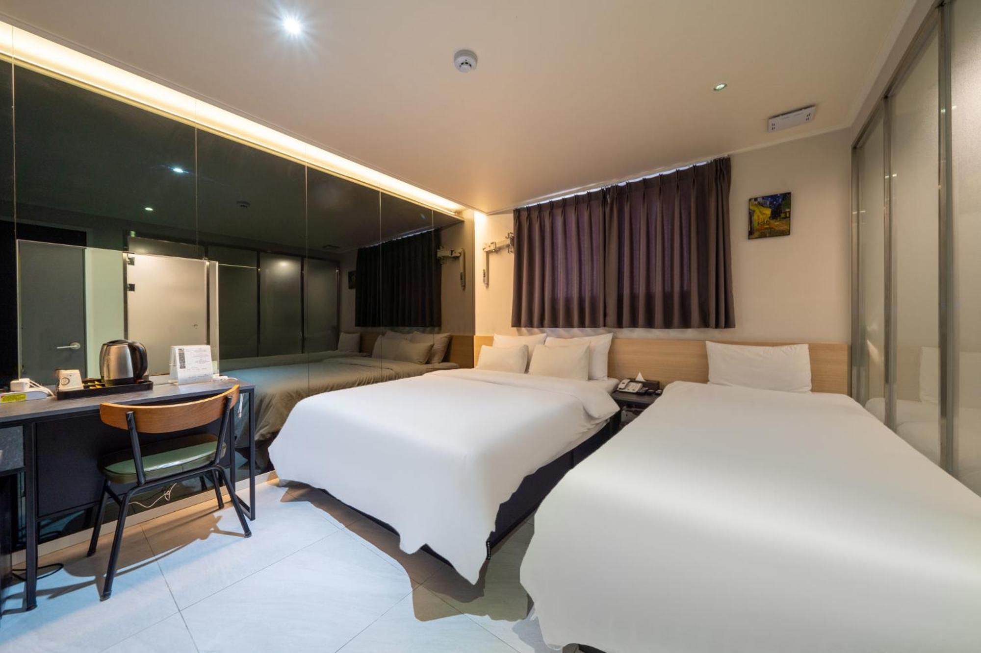 Superior Twin Room,1652656727:JPEG
