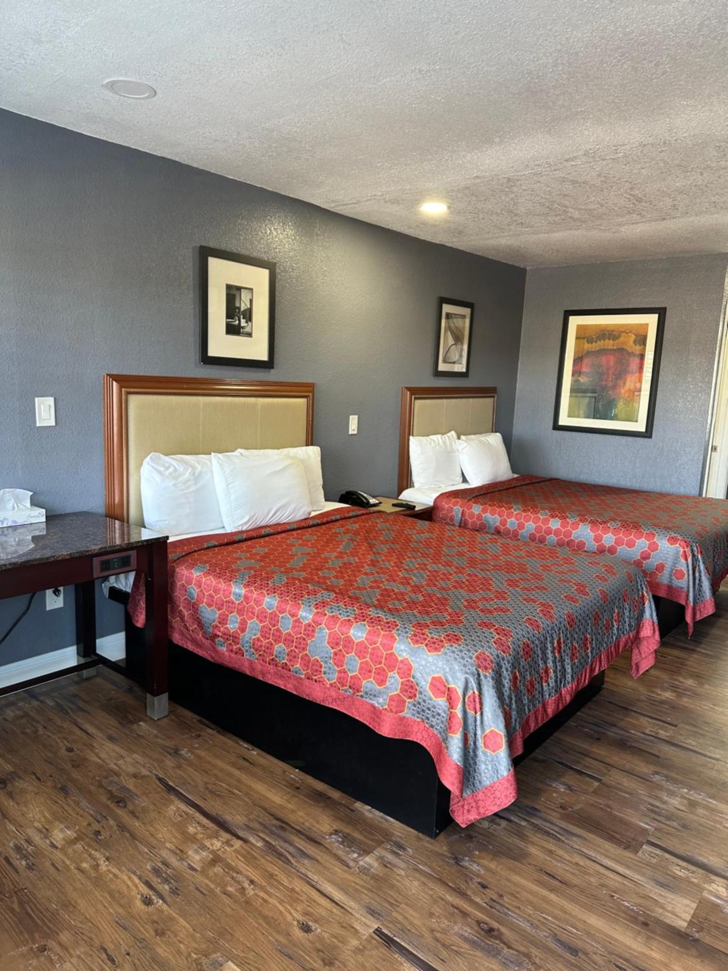 Queen Room Two Queen Beds