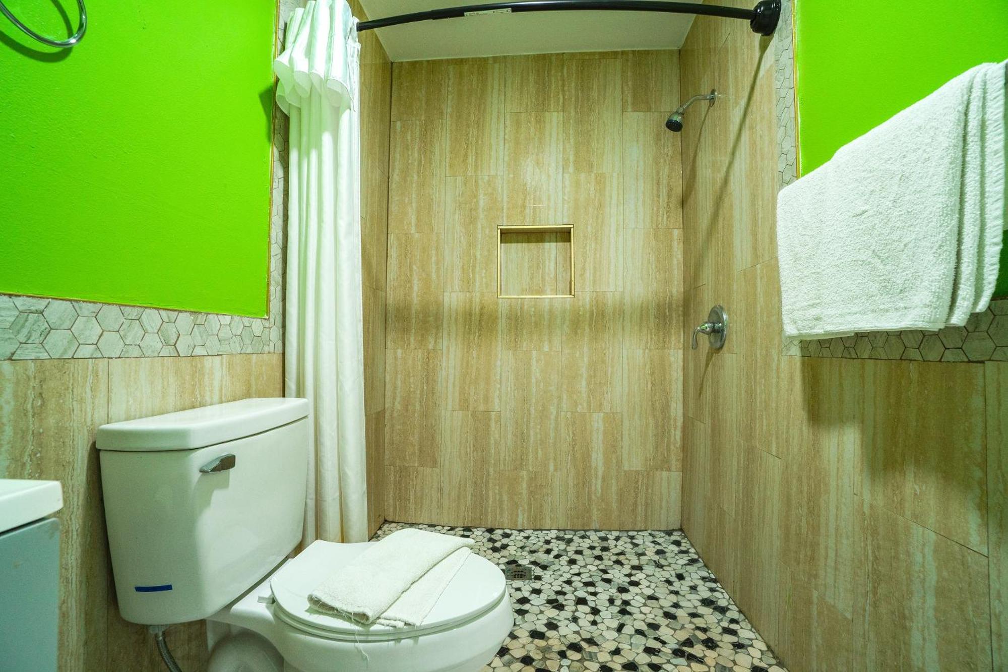 3 Queen Beds with Kitchenette