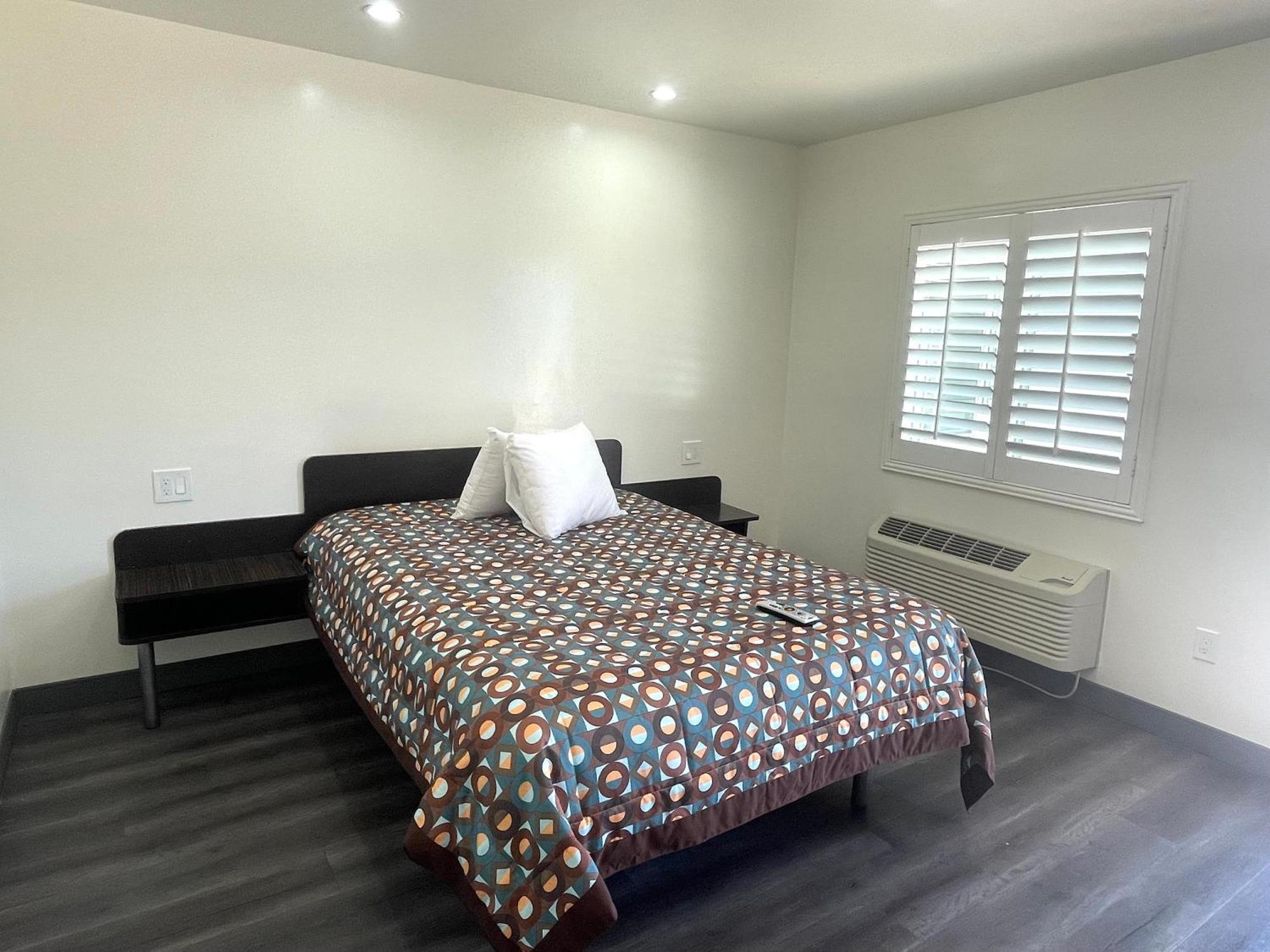 Superior Queen Room,1670761074:JPEG