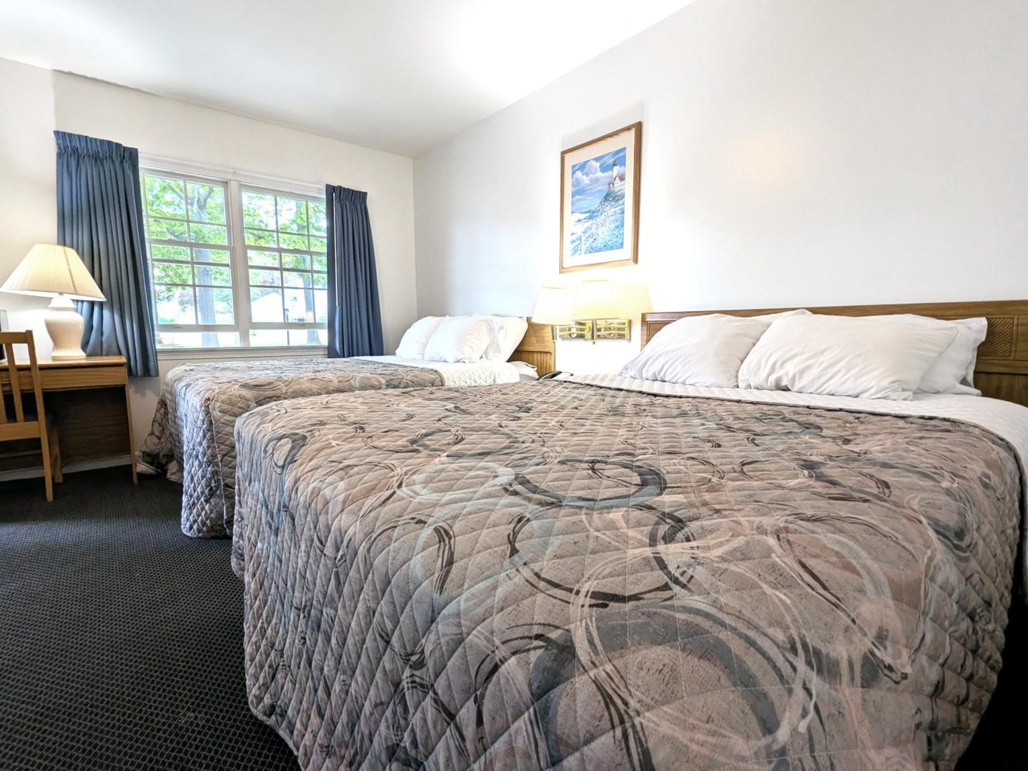 Queen Room Two Queen Beds