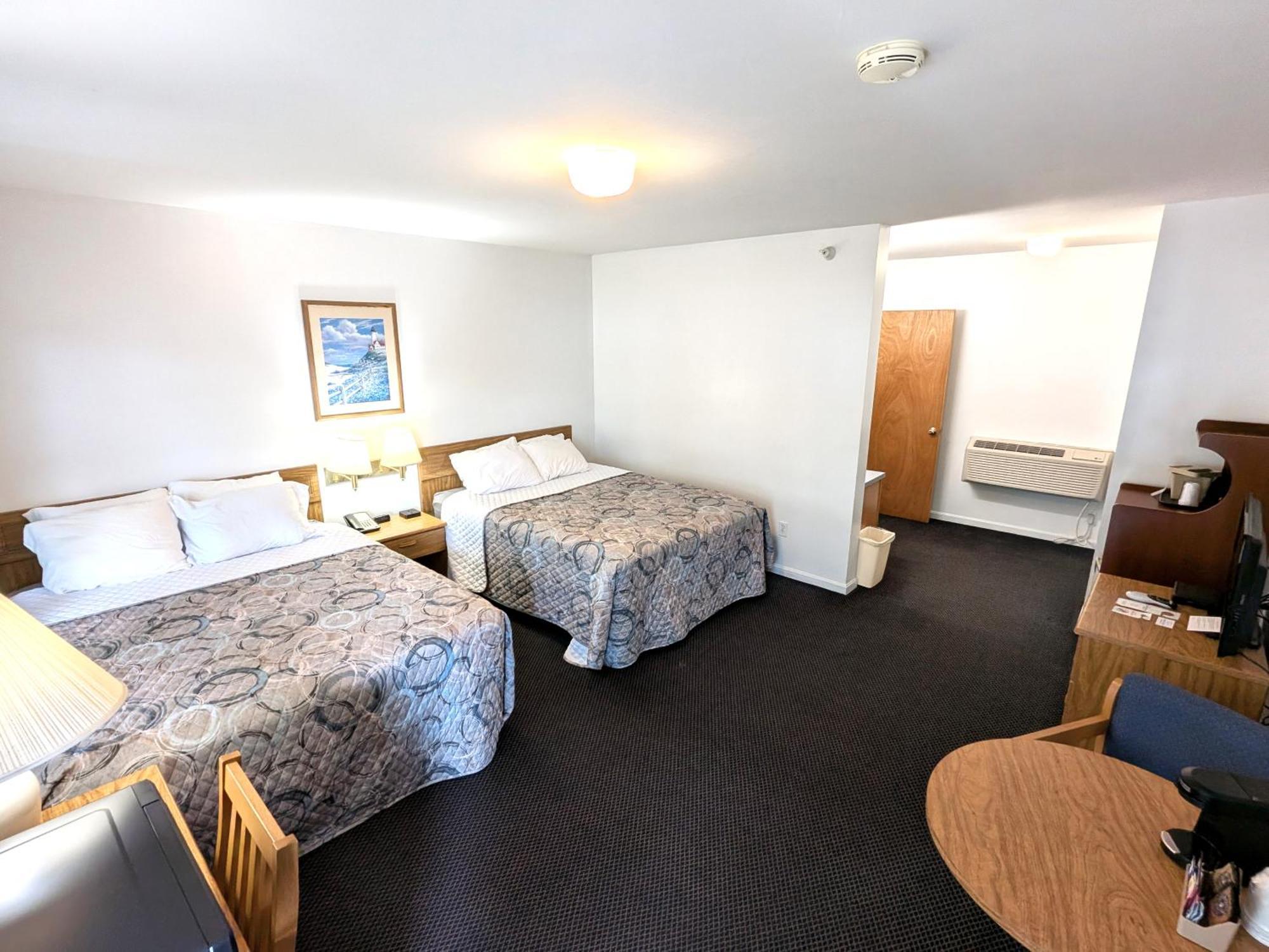 Queen Room Two Queen Beds