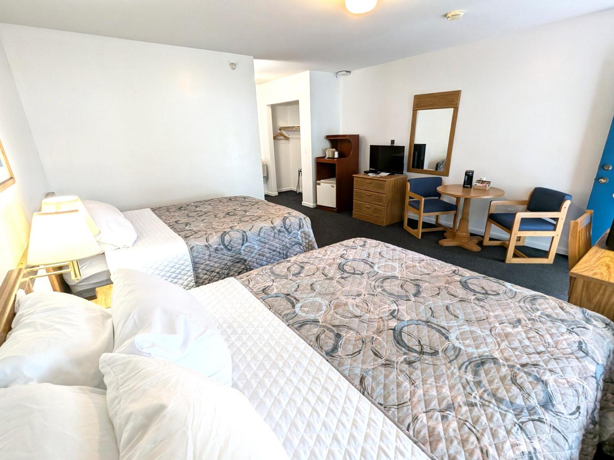 Queen Room Two Queen Beds