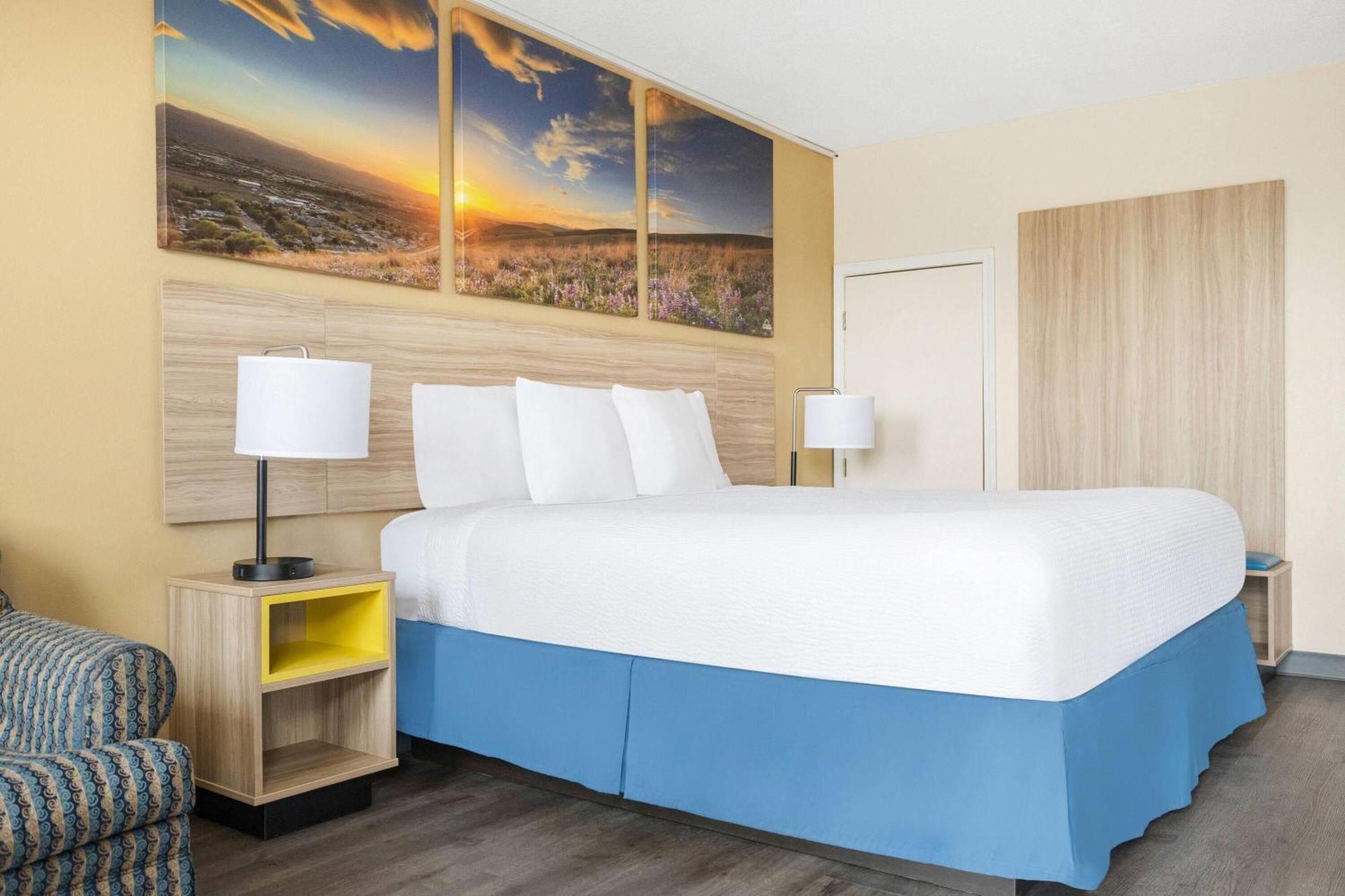 King Room - Mobility Access/Non-Smoking