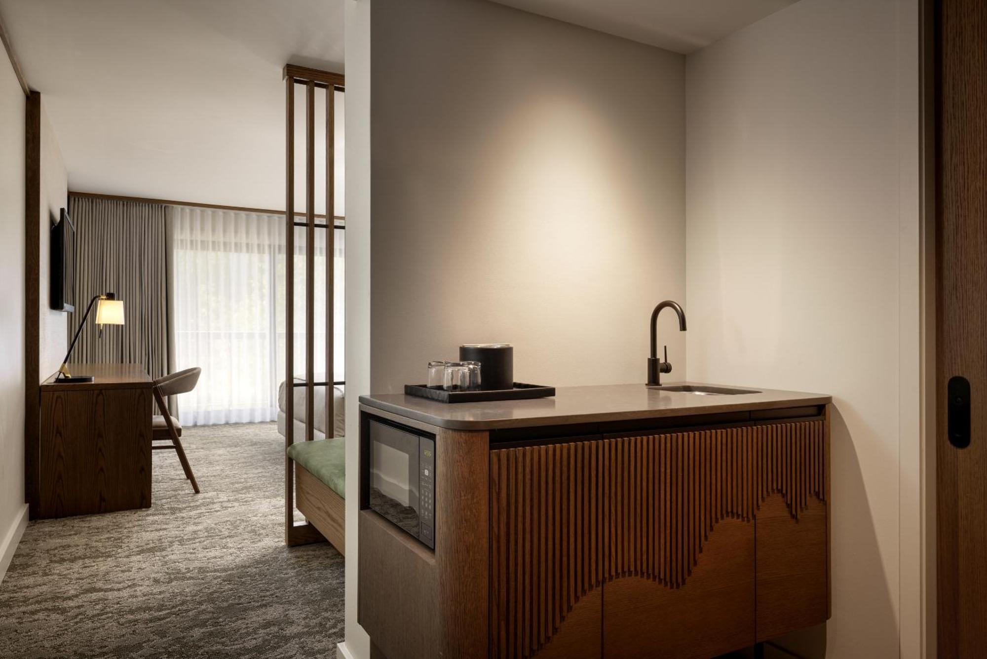 Deluxe King Room Jacuzzi