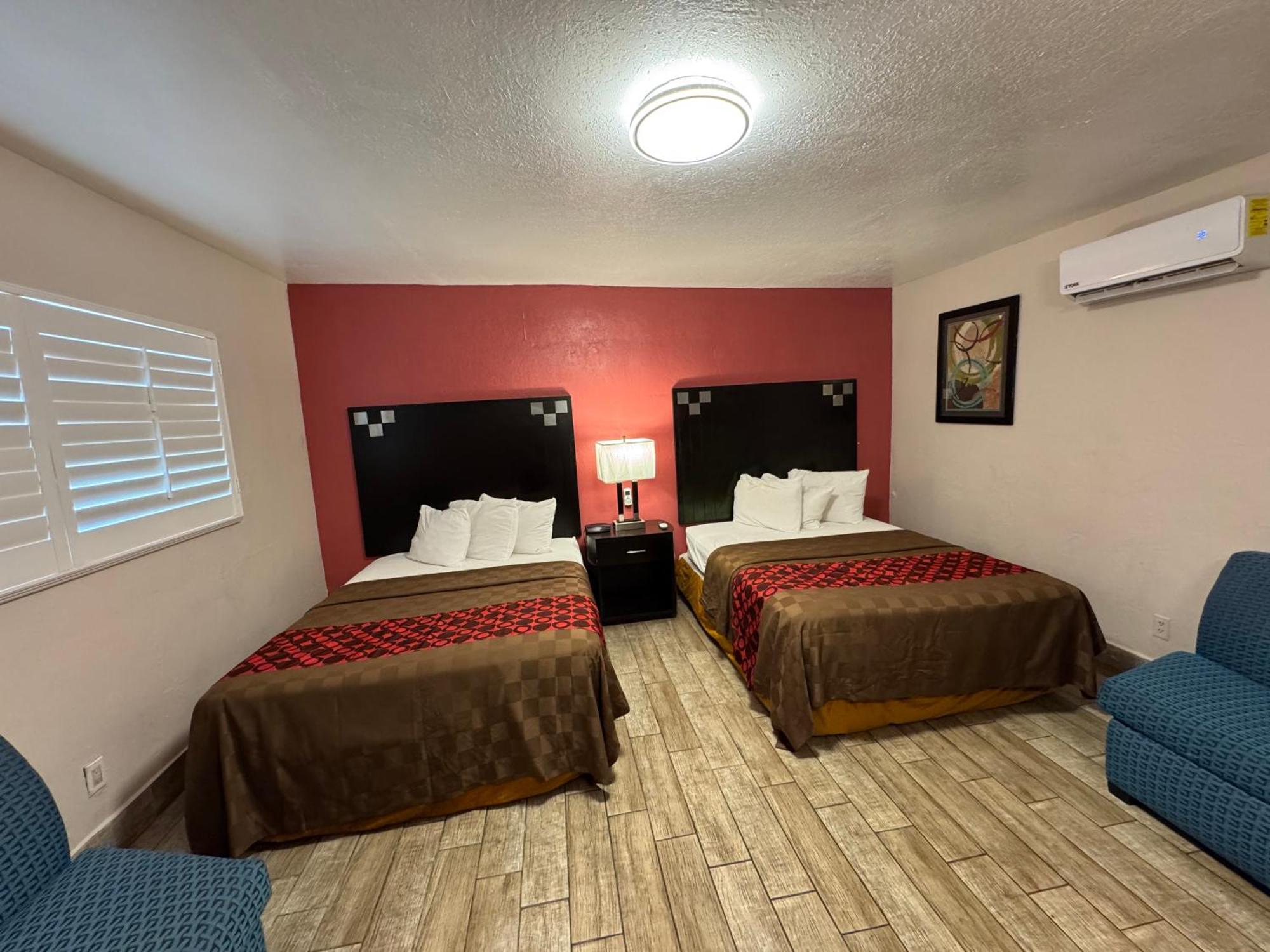 Deluxe Queen Room