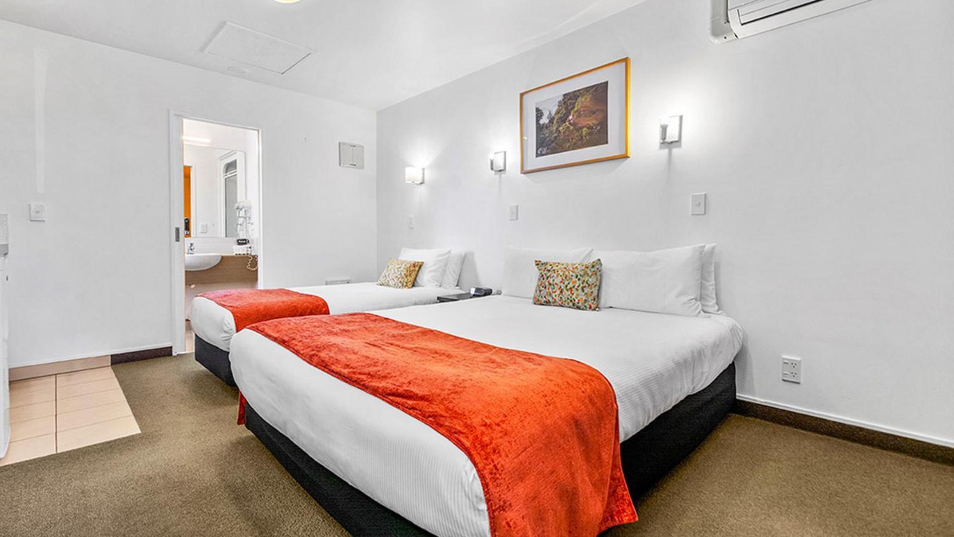 Triple Room,1691989598:JPEG