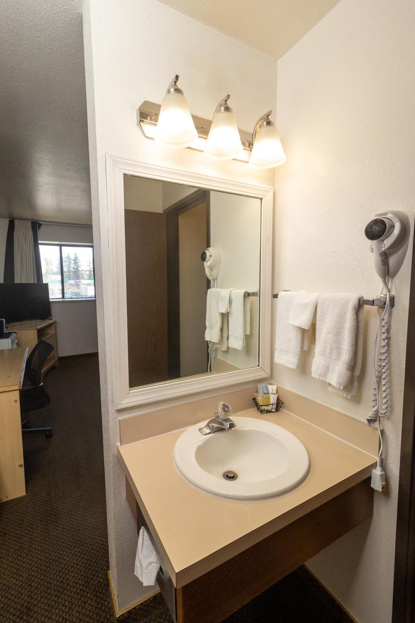 Queen Room - Non-Smoking,1697882375:JPEG