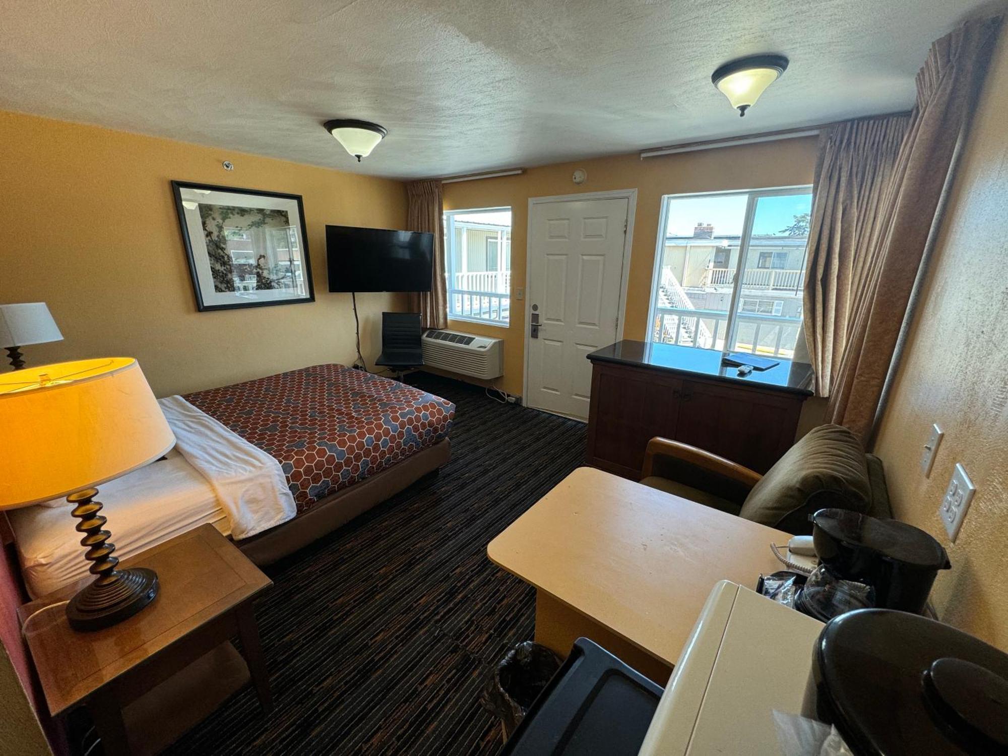 Two-Bedroom Suite,1697999229:JPEG