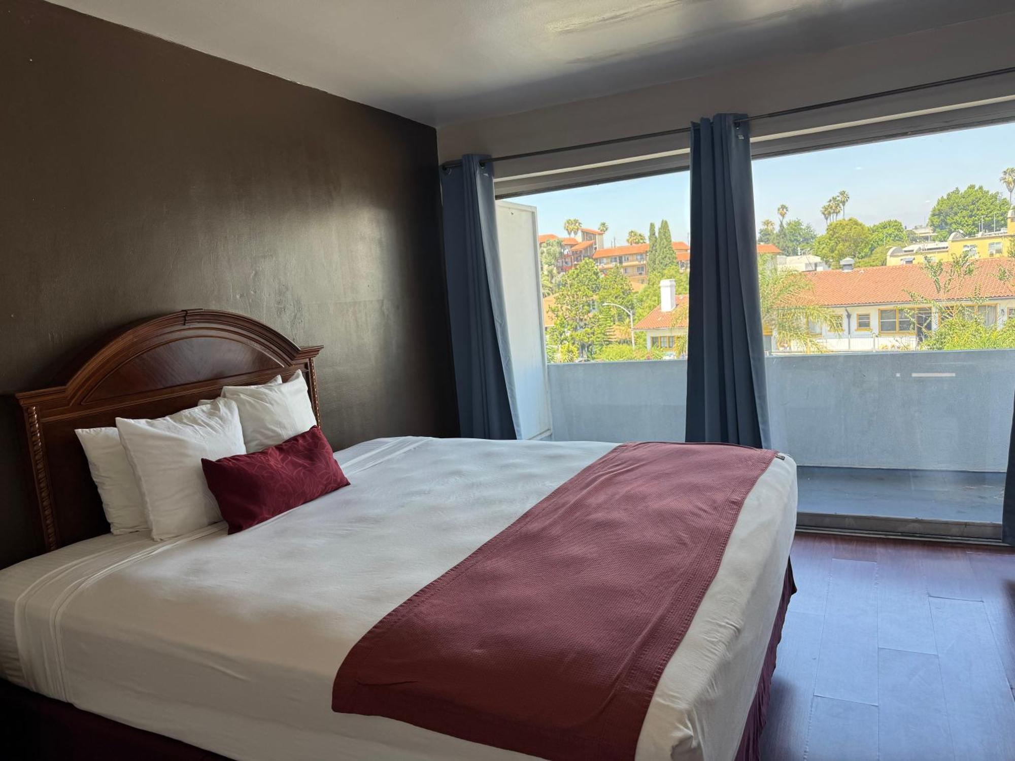 King Room Balcony,1698153626:JPEG