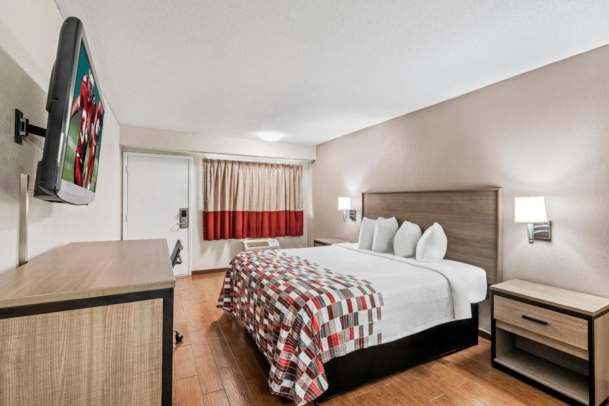 Chambre de Luxe Lit King-Size – Accessible aux Personnes à Mobilité Réduite – Non-Fumeurs