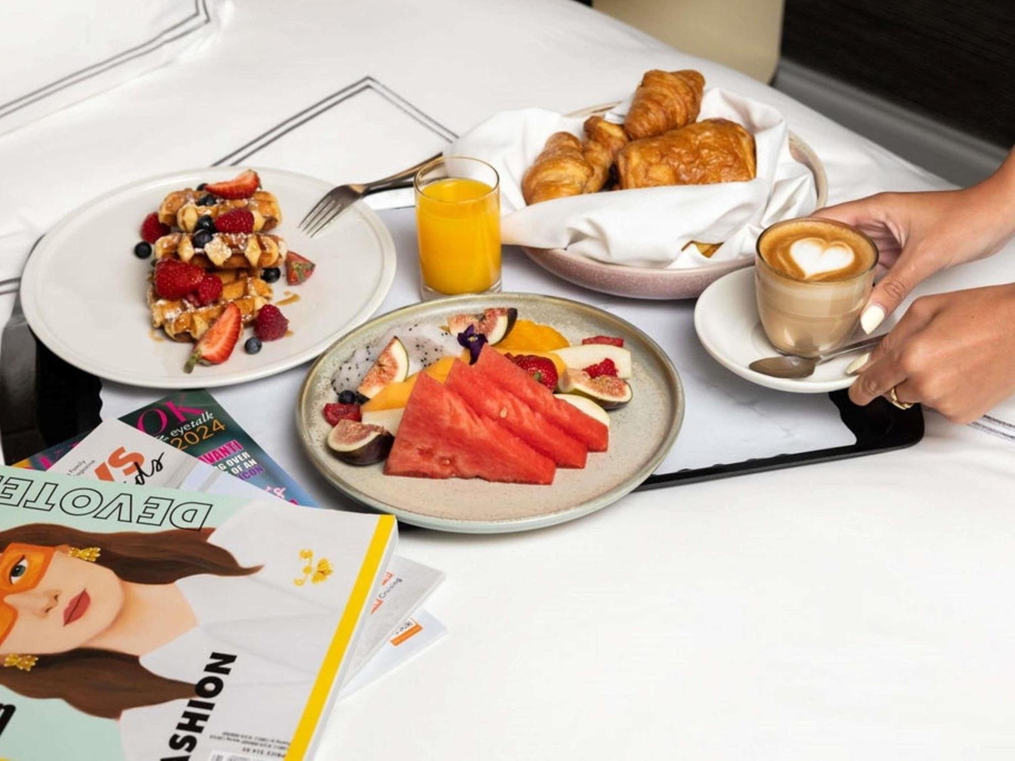 Swiss Executive King Room - High Floor - Club Access,1705558536:JPEG