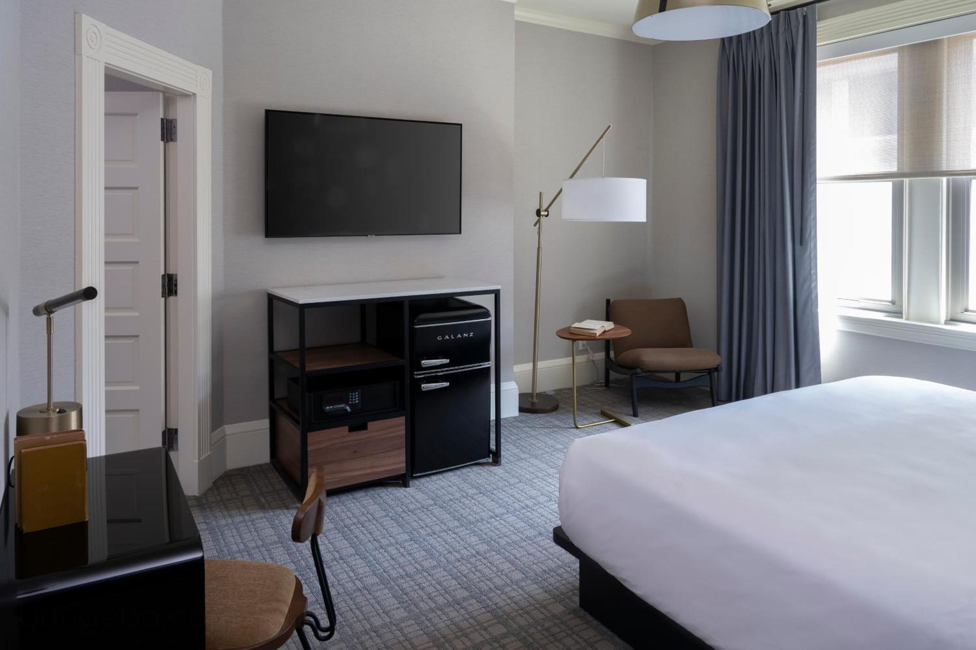 Premier King Room