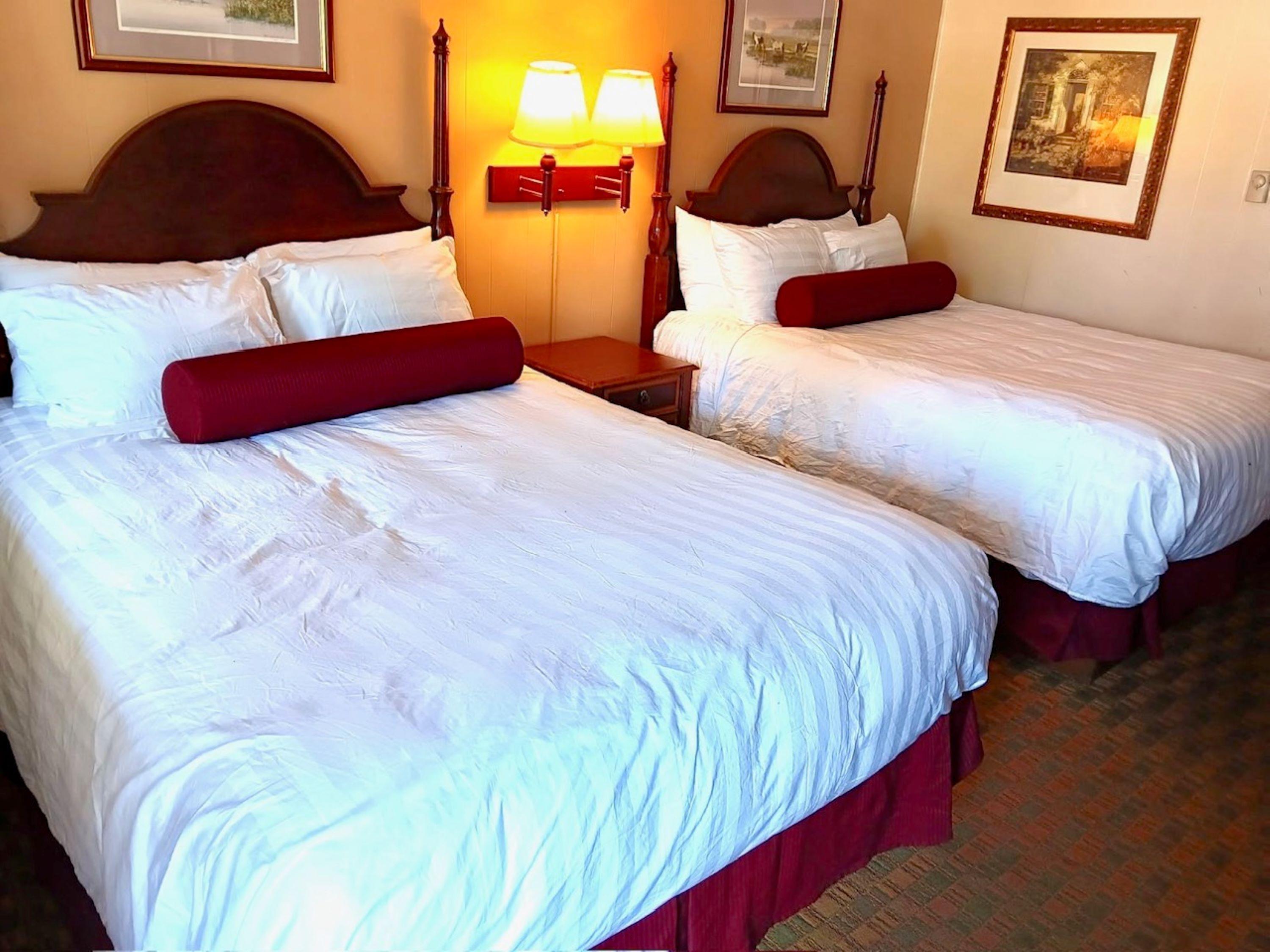 Queen Room Two Queen Beds Non-Smoking,1630869881:JPEG