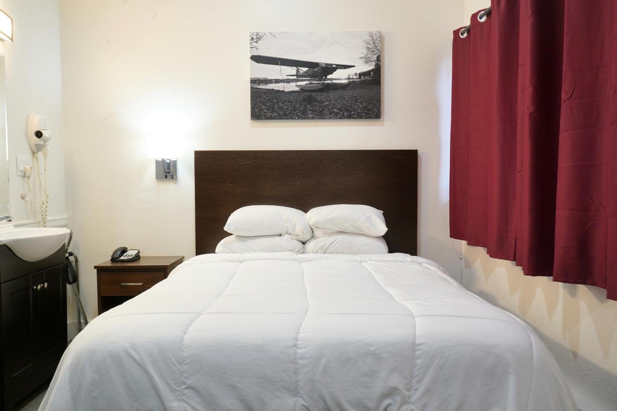 Queen Room,1717058892:JPEG