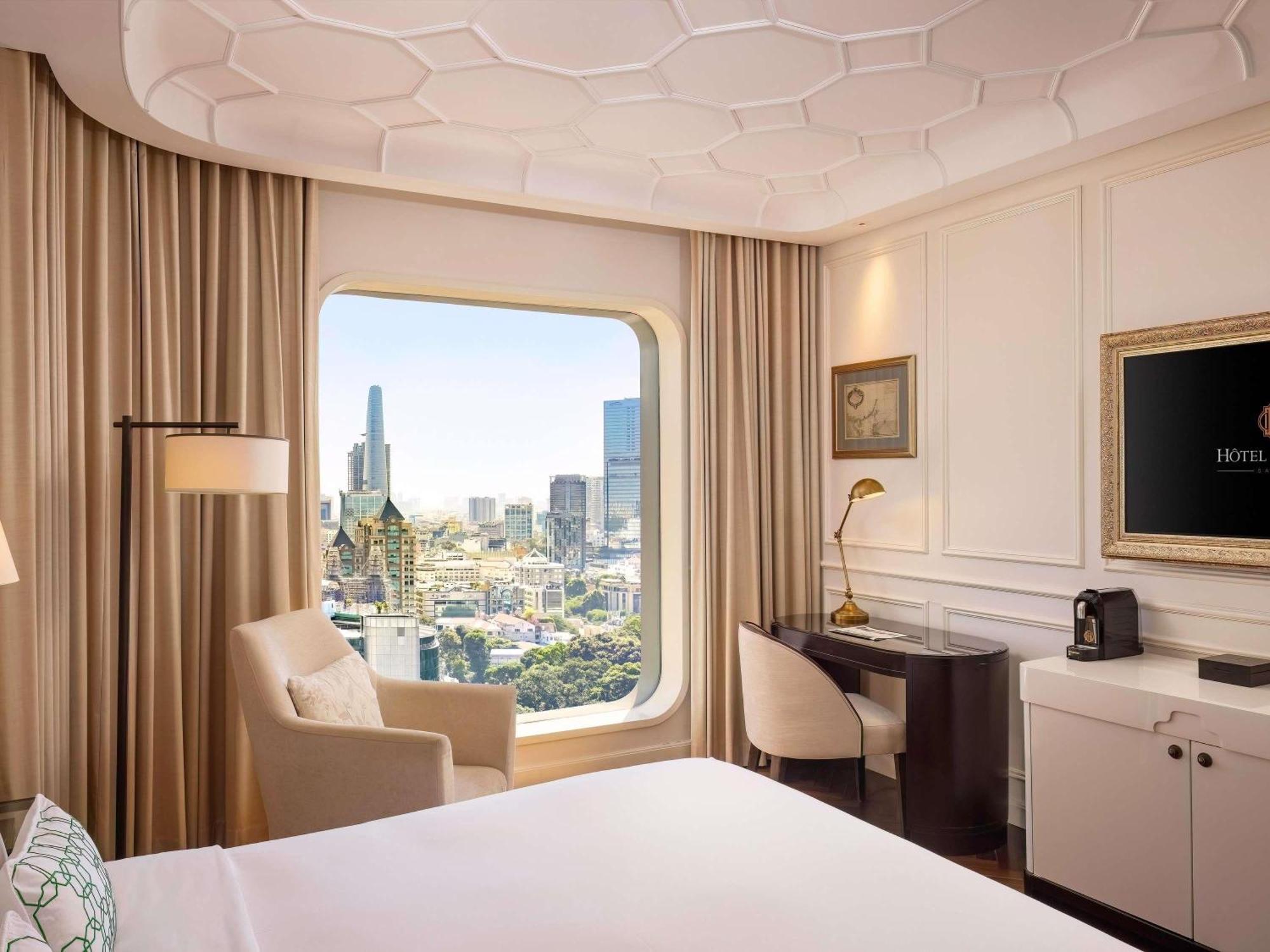 Sky Executive Deluxe Room, 1 King Size Bed, High Floor, Lounge Access.,1717106338:JPEG