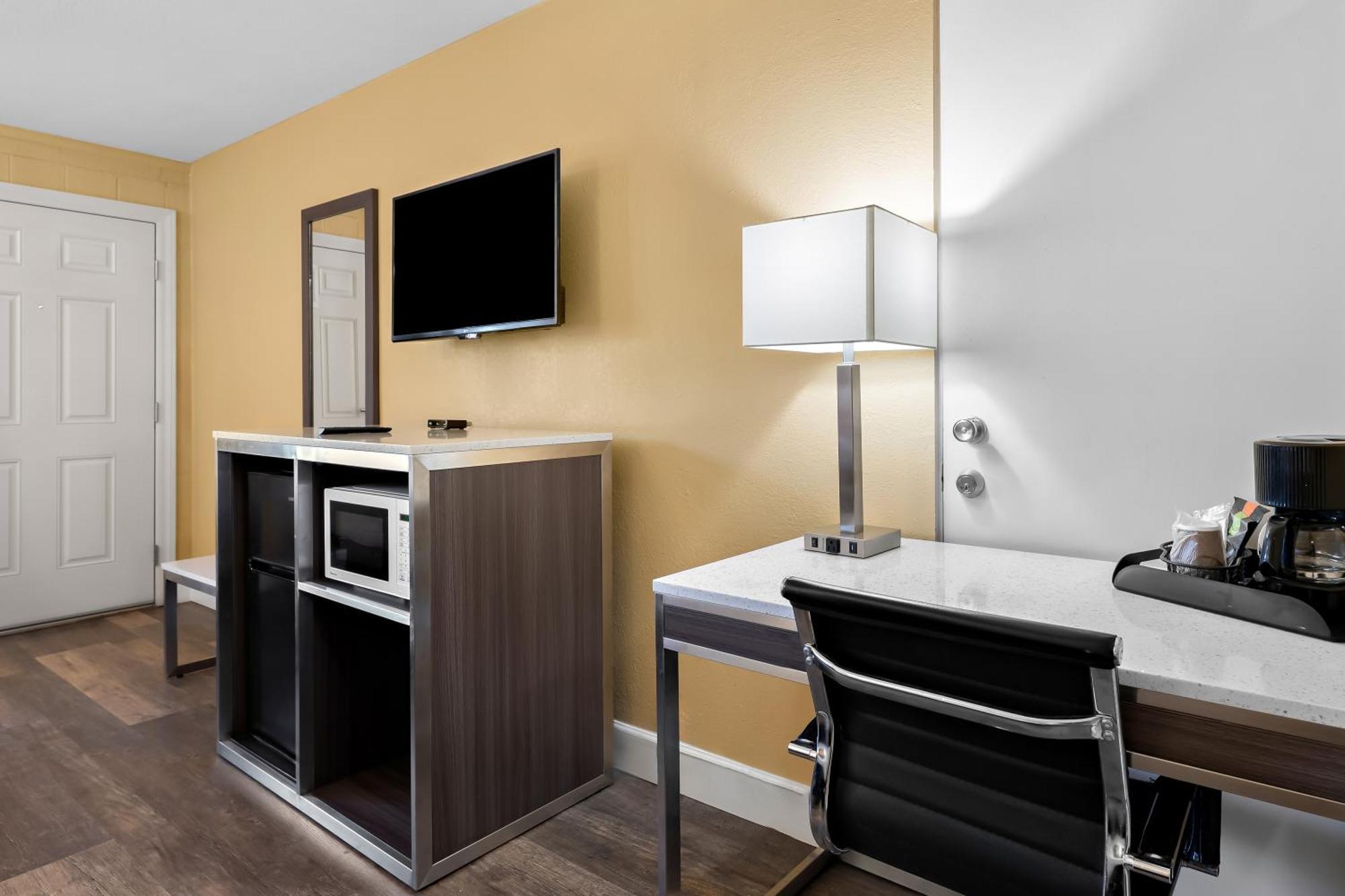 Standard King Room