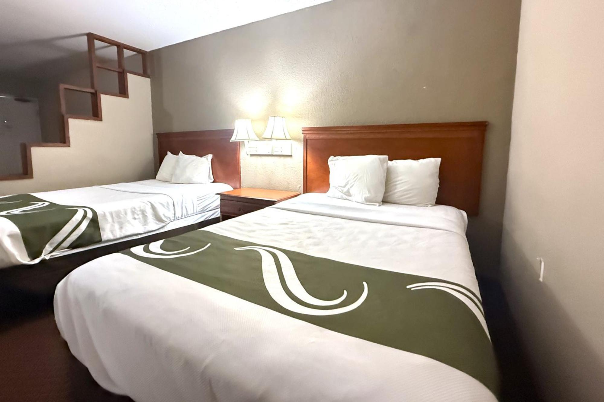 2 Full Beds Non-Smoking