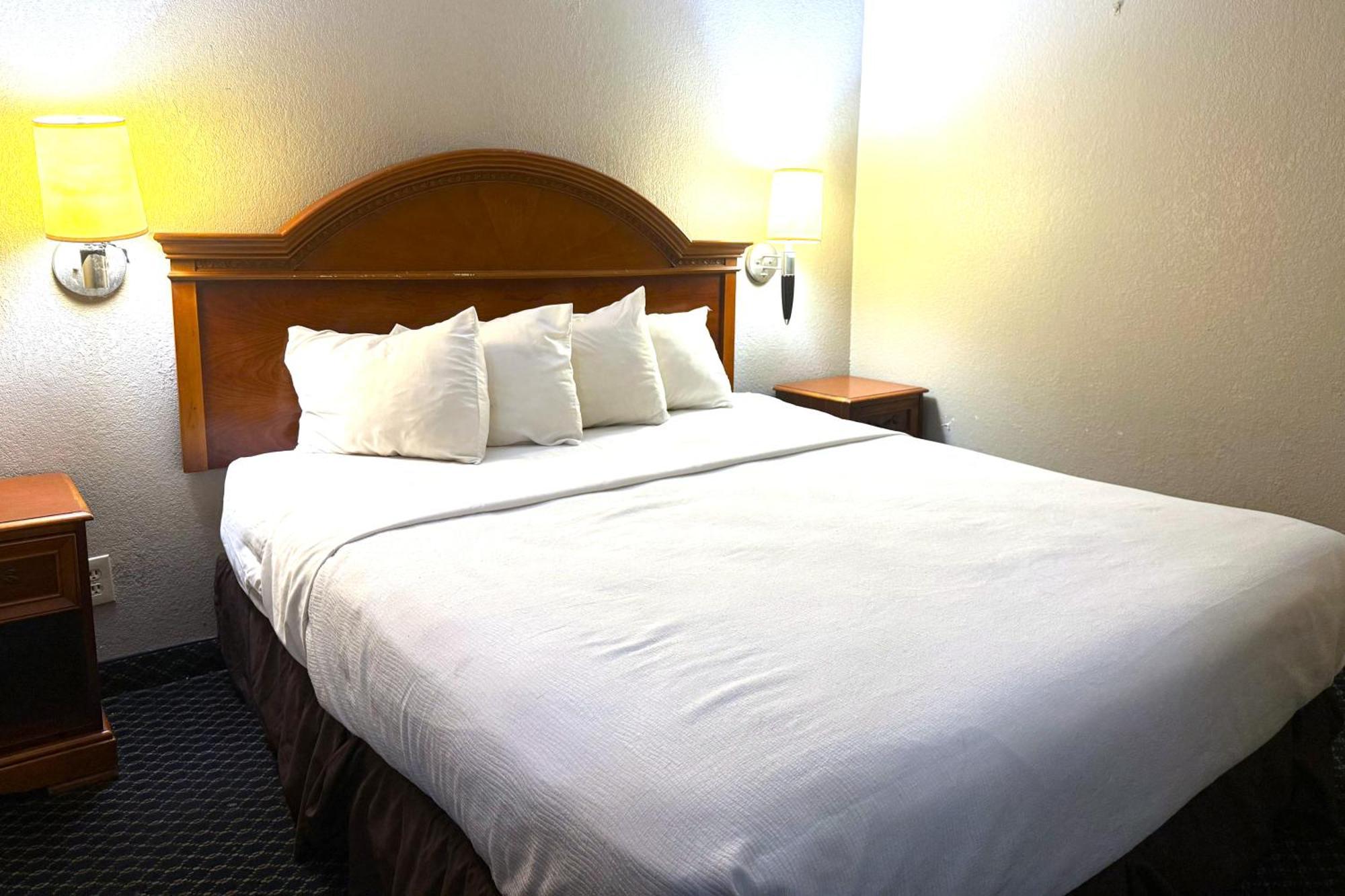 King Bed Non-Smoking