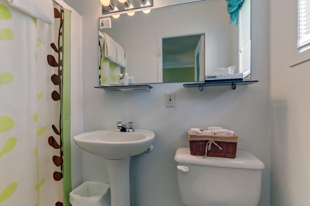 Queen Room,990776974:JPEG