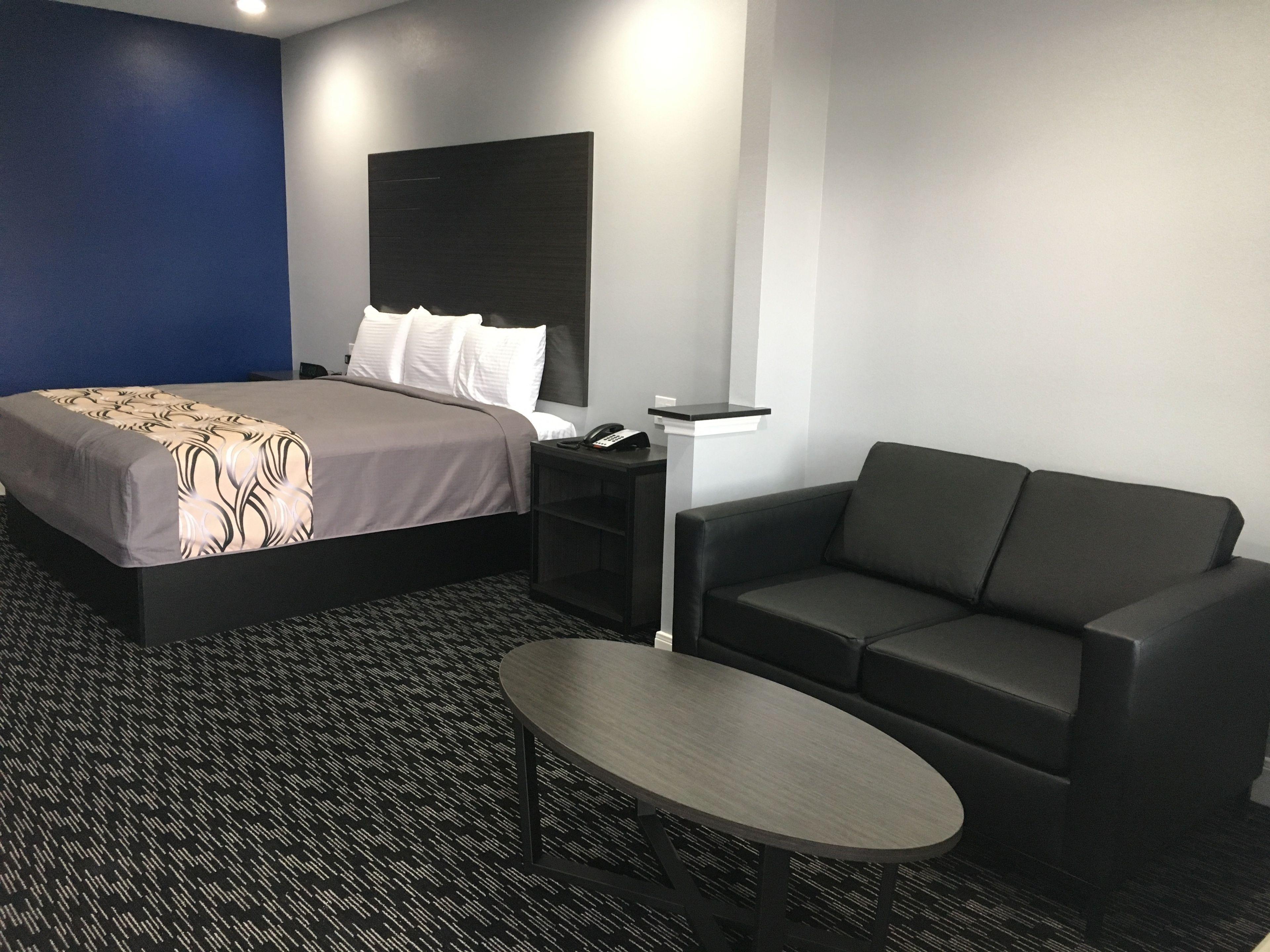 Deluxe King Suite