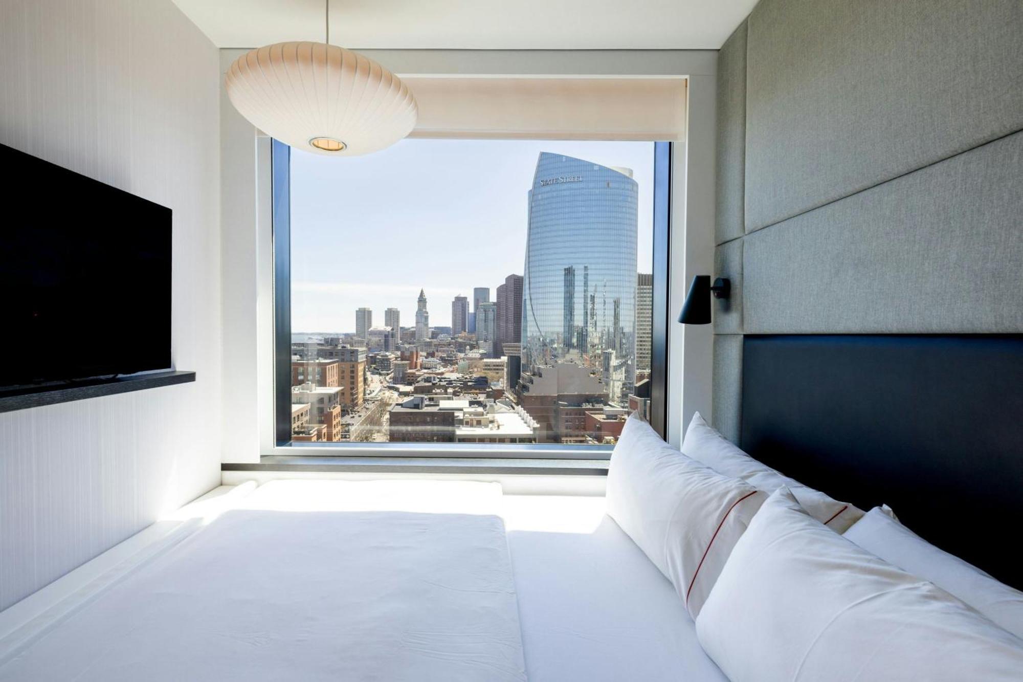 Zimmer mit Kingsize-Bett und Premium-Blick