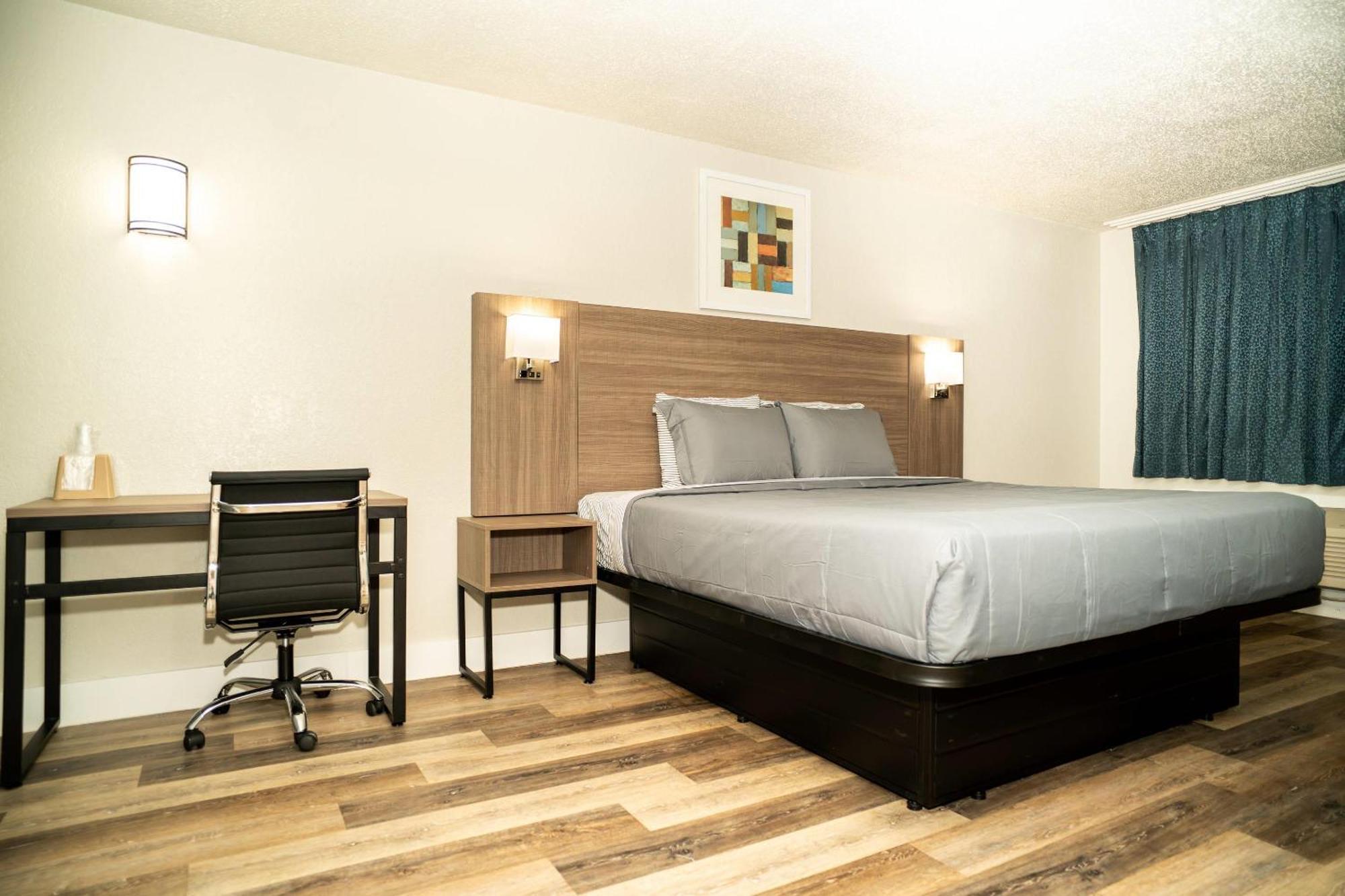 Zimmer mit Kingsize-Bett – Raucher