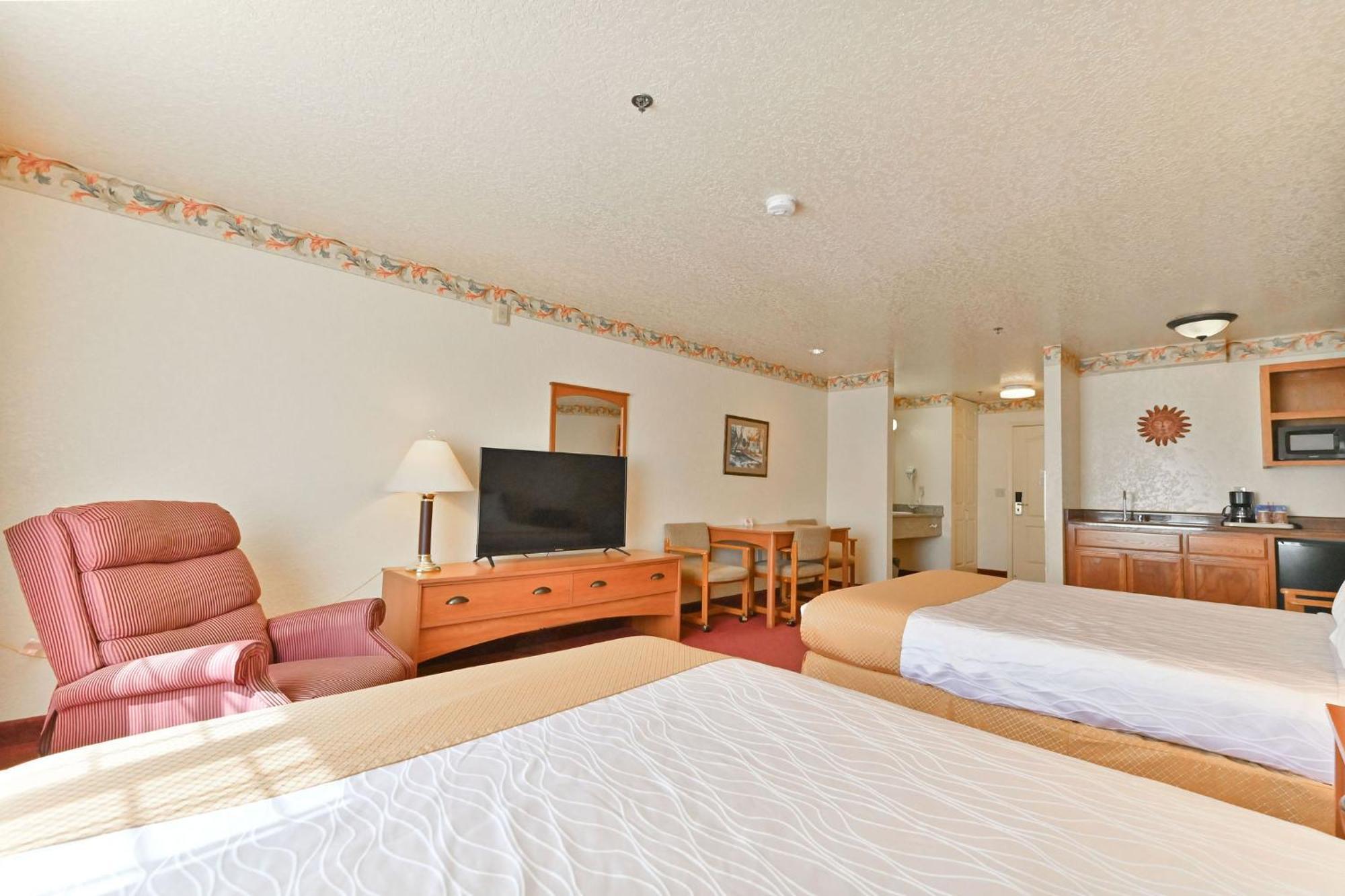 Standard Suite,1739490098:JPEG