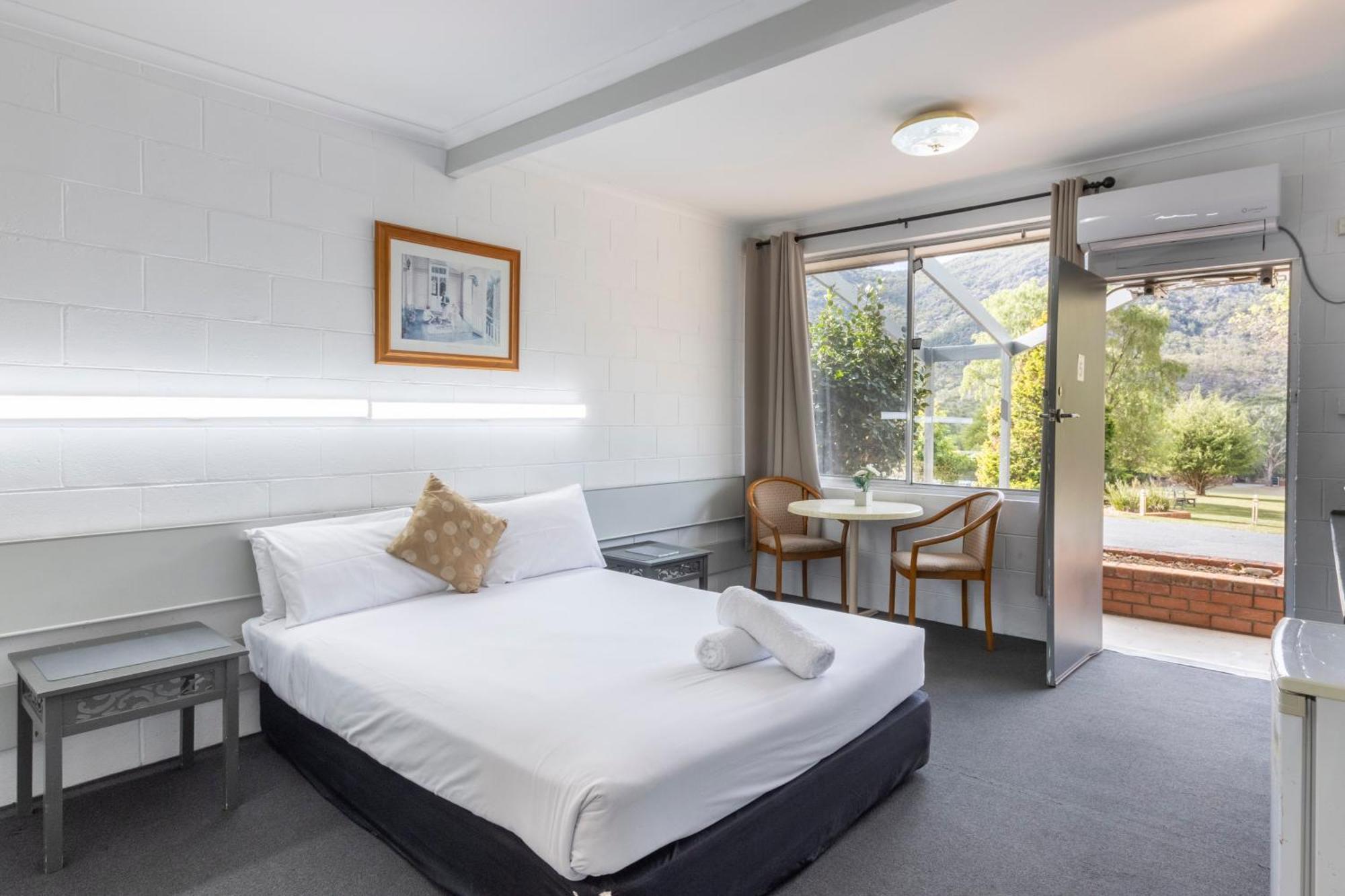 Standard Queen Motel Room