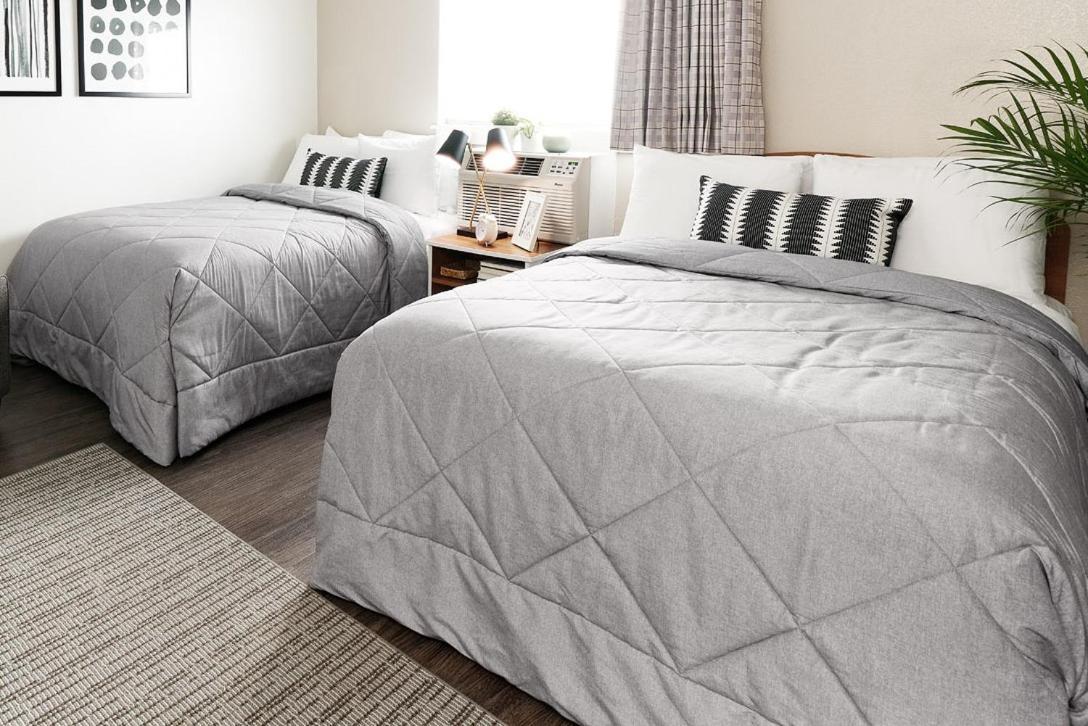 Premium 2 Full Bed Studio w or Kitchen