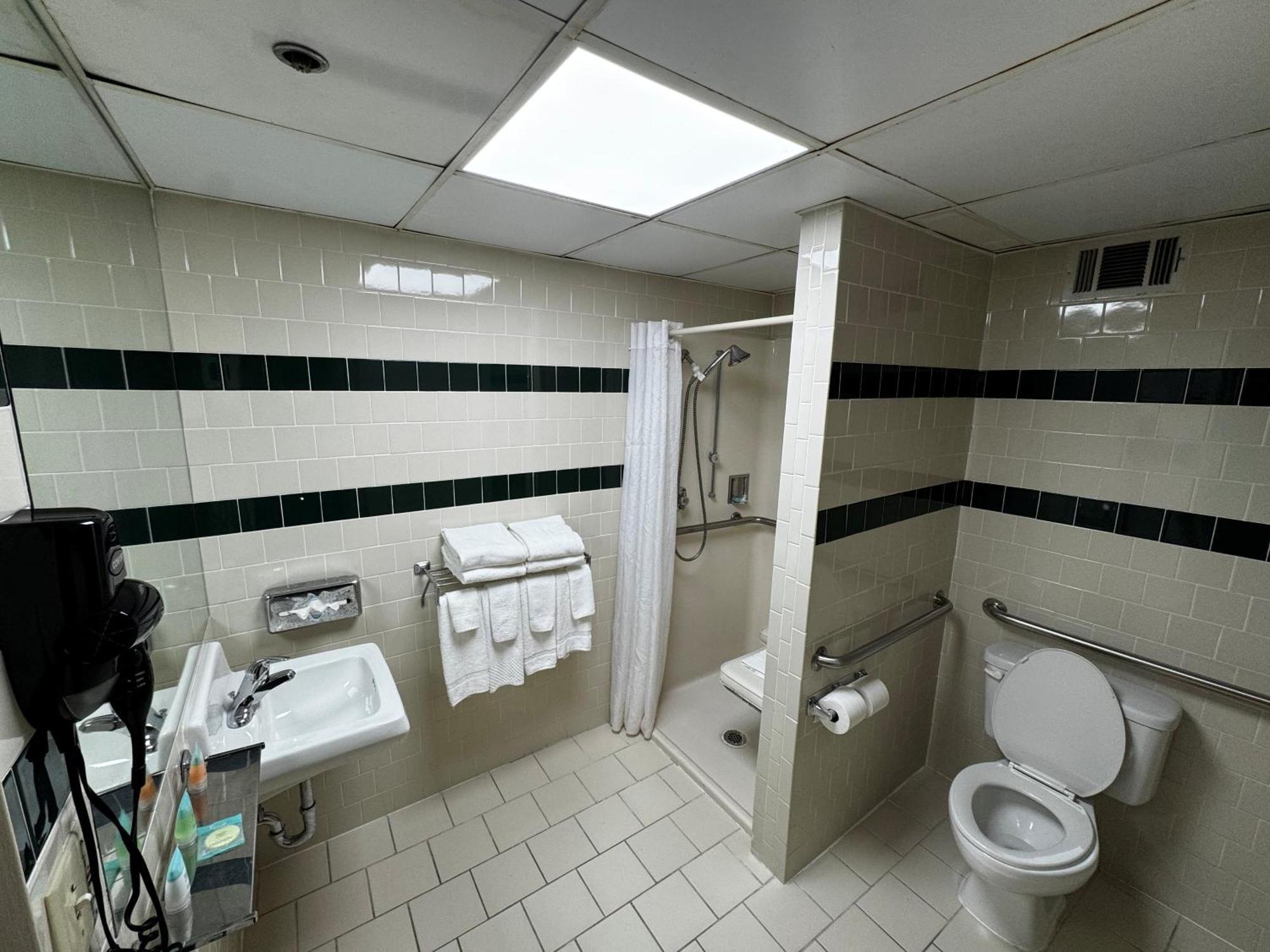 Double Bed - Disability Access - City View,1756552709:JPEG